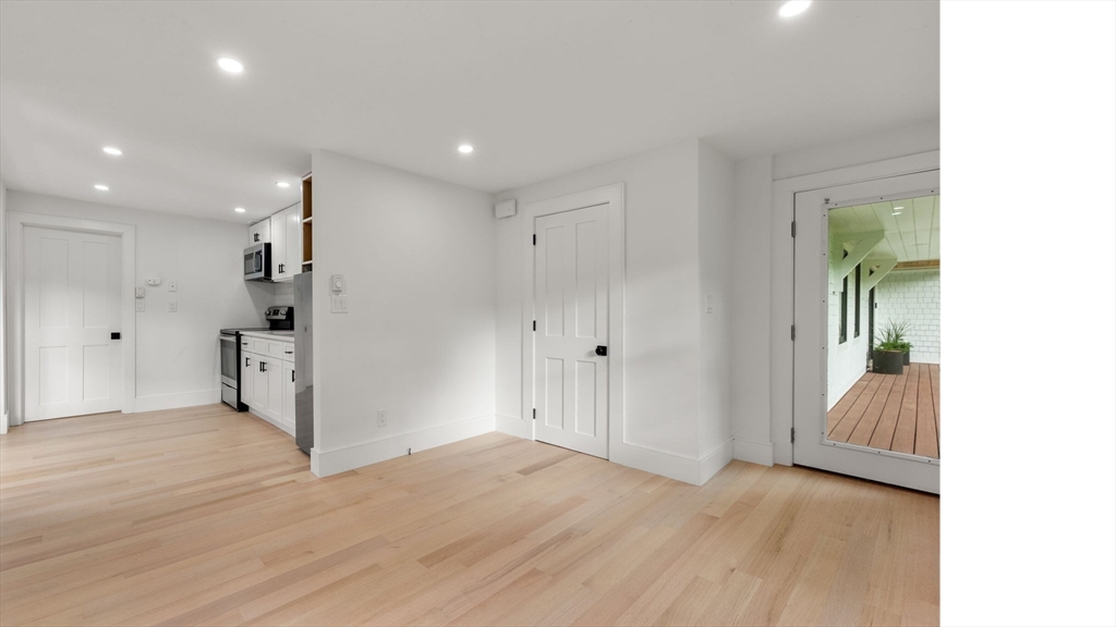 Hopkinton, Massachusetts, 01748, United States, 5 Bedrooms Bedrooms, ,4 BathroomsBathrooms,Residential,For Sale,1947956