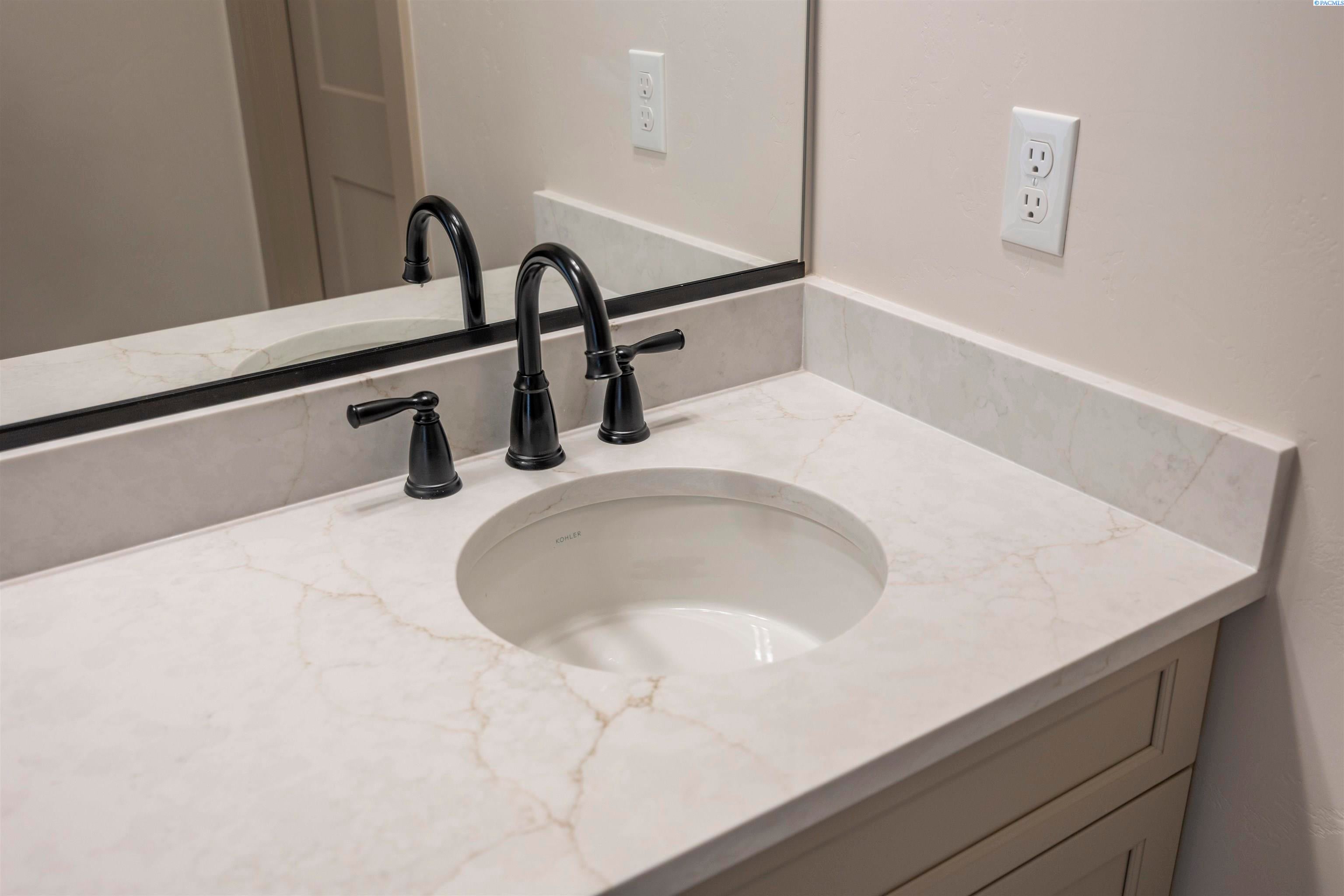 Kennewick, Washington, 99338, United States, 4 Bedrooms Bedrooms, ,3 BathroomsBathrooms,Residential,For Sale,2002511