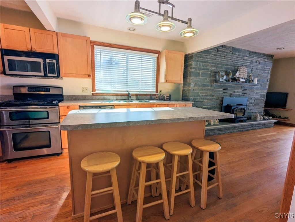 Sylvan Beach, New York, 13157, United States, 4 Bedrooms Bedrooms, ,2 BathroomsBathrooms,Residential,For Sale,1988028