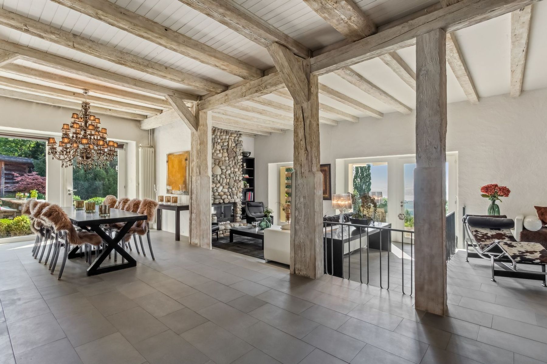  Exceptional renovated property with large garden and lake view - 物件實景