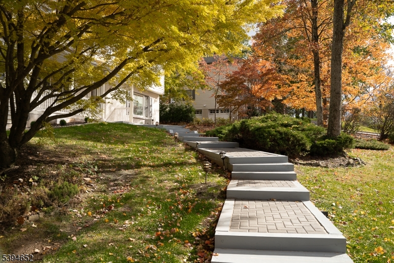 Warren Twp., New Jersey, 07059, United States, 4 Bedrooms Bedrooms, ,4 BathroomsBathrooms,Residential,For Sale,1988367