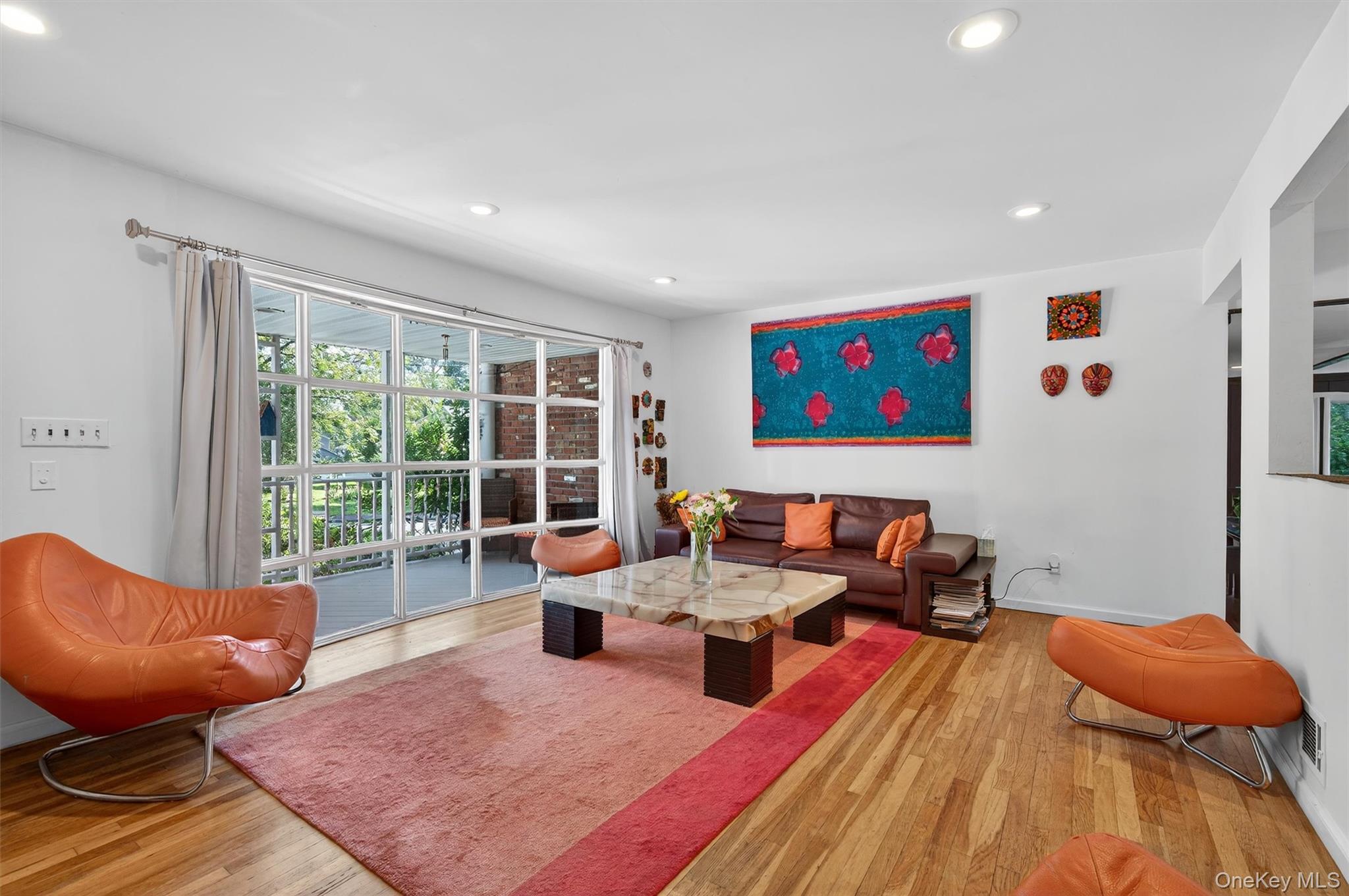 New City, New York, 10956, United States, 4 Bedrooms Bedrooms, ,3 BathroomsBathrooms,Residential,For Sale,2049142