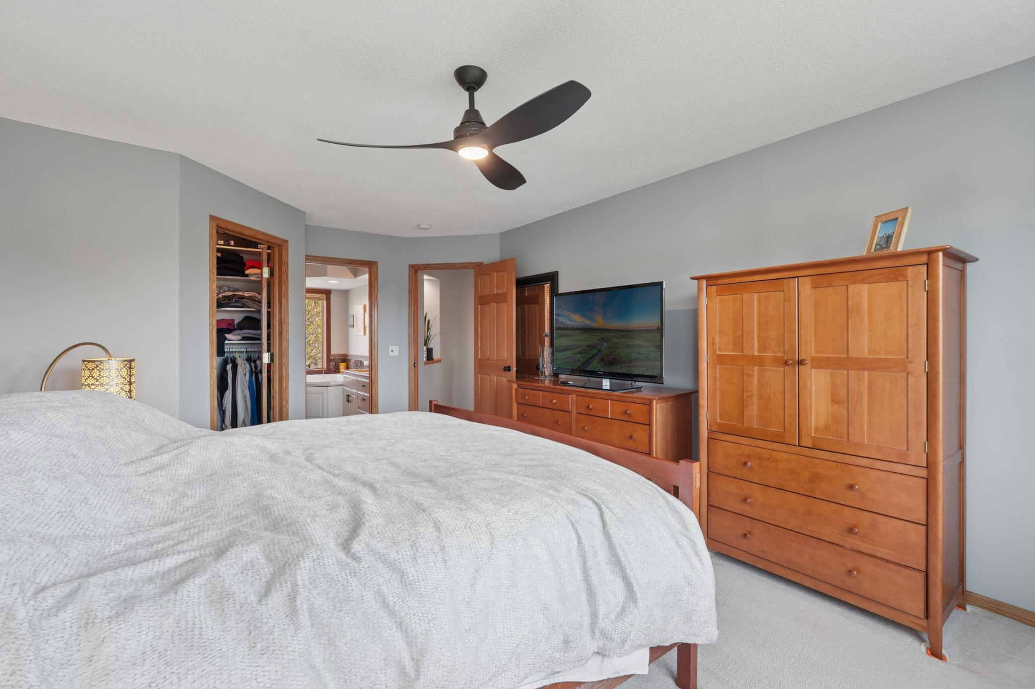 Lino Lakes, Minnesota, 55038, United States, 5 Bedrooms Bedrooms, ,3 BathroomsBathrooms,Residential,For Sale,1988169