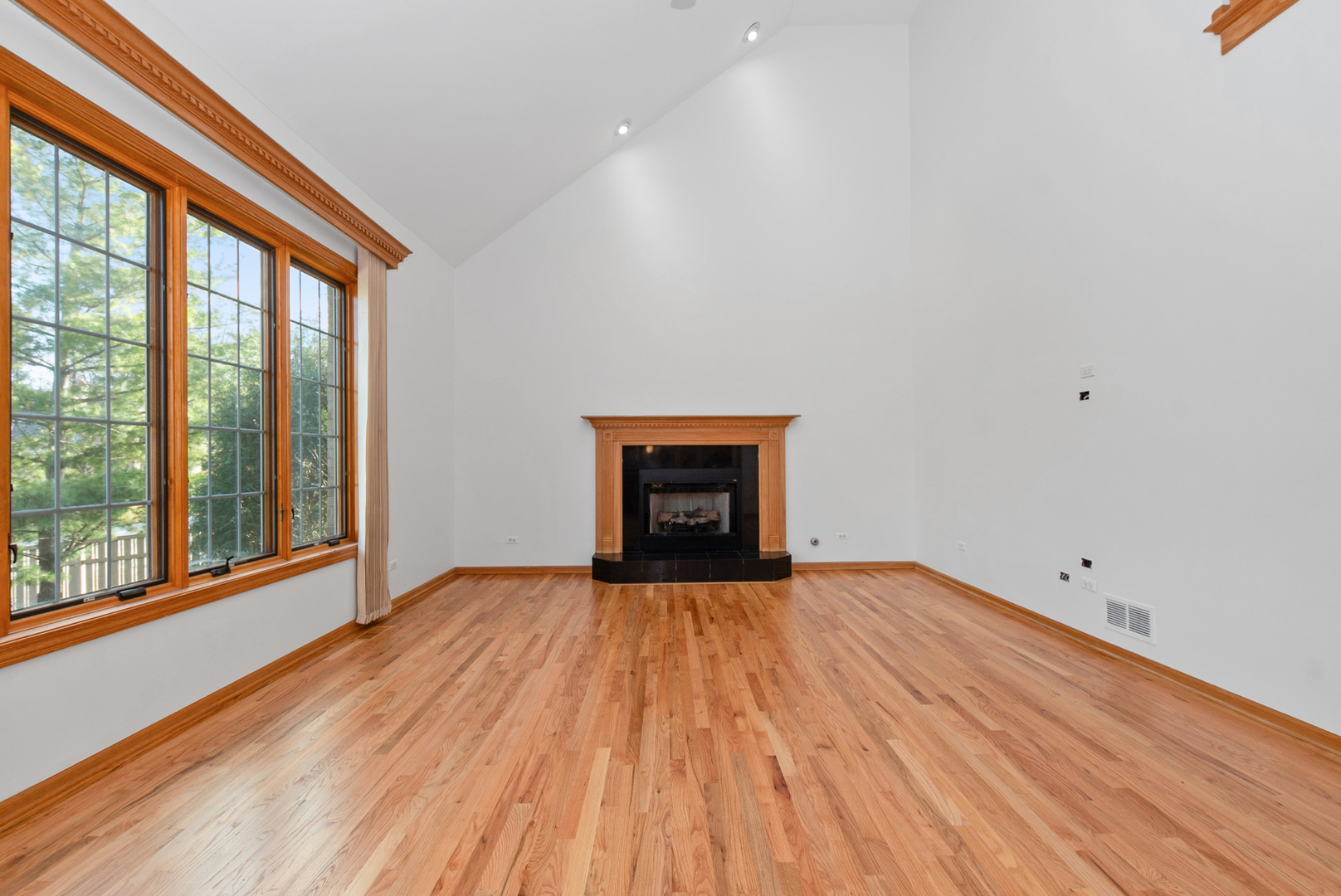 Palos Hills, Illinois, 60465, United States, 5 Bedrooms Bedrooms, ,5 BathroomsBathrooms,Residential,For Sale,1943646