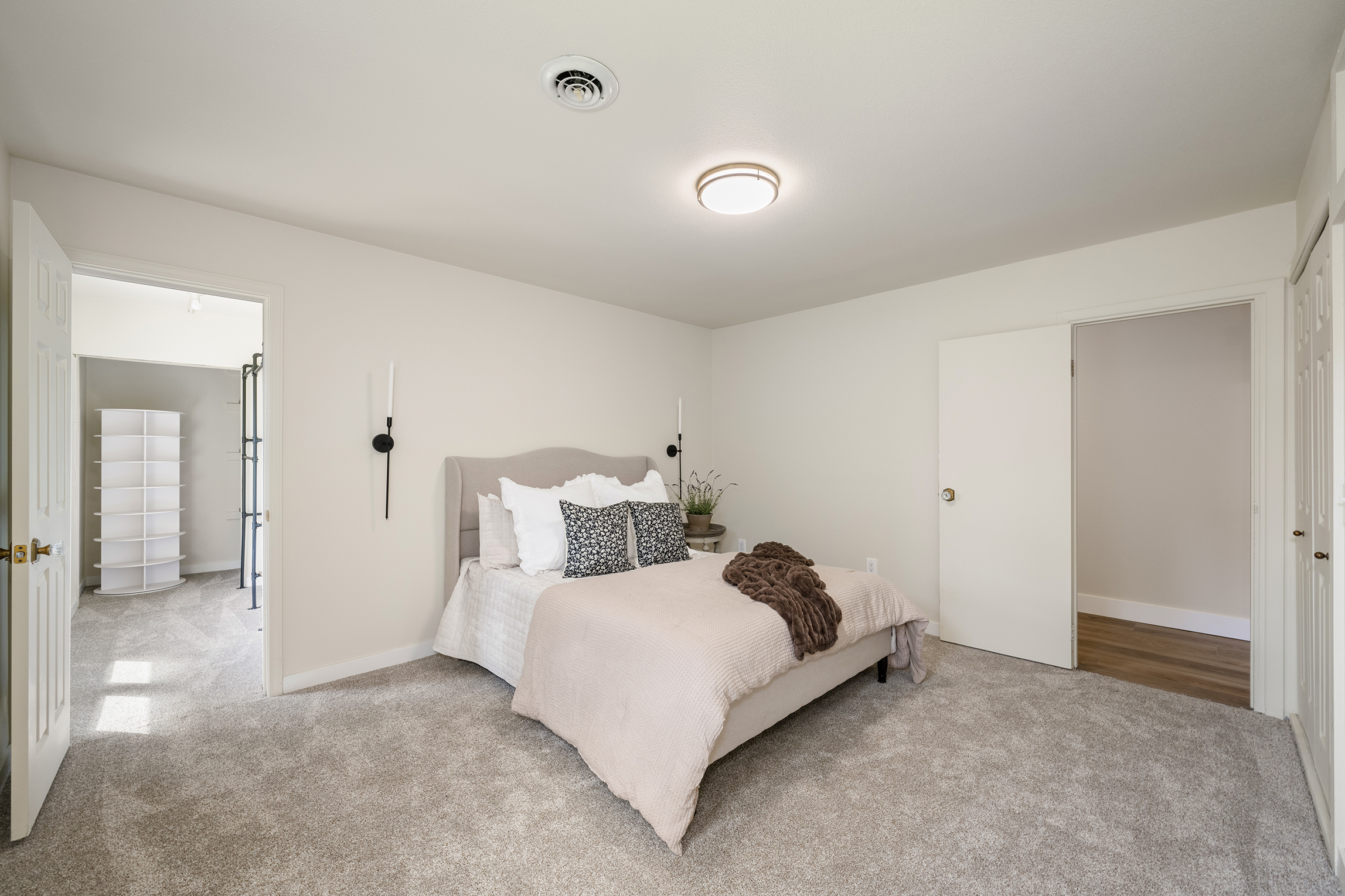  Beautifully Maintained 1960s Home - 物件實景