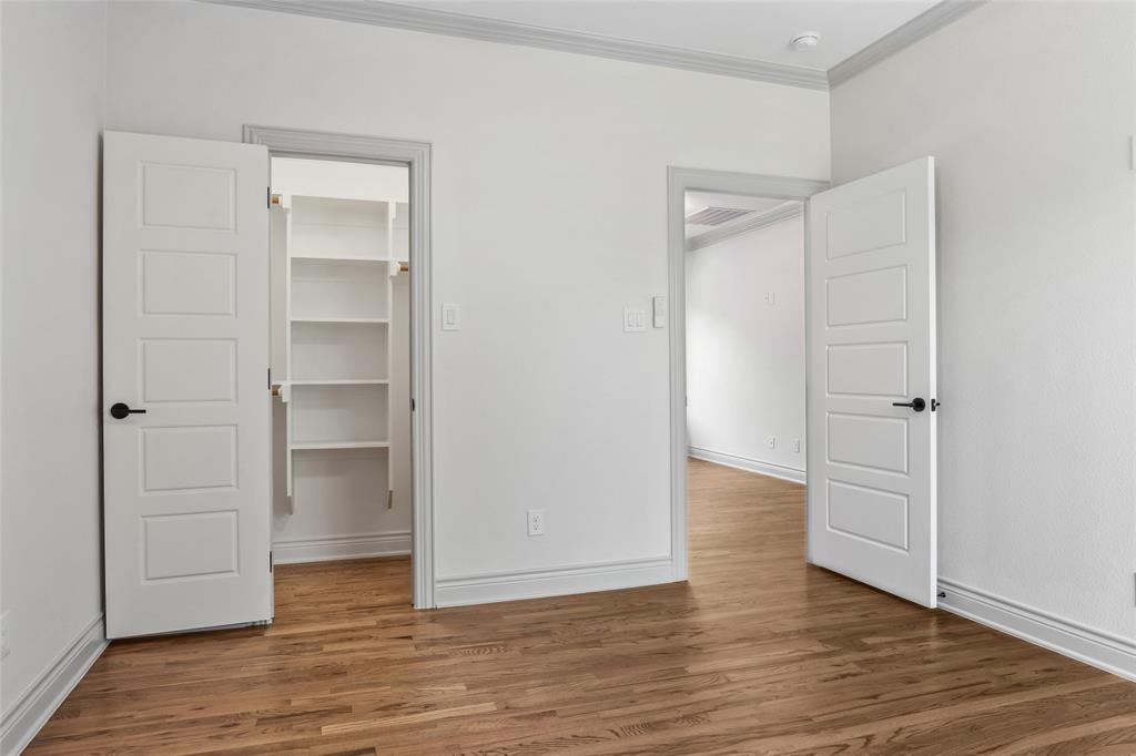 Dallas, Texas, 75212, United States, 4 Bedrooms Bedrooms, ,3 BathroomsBathrooms,Residential,For Sale,1930273