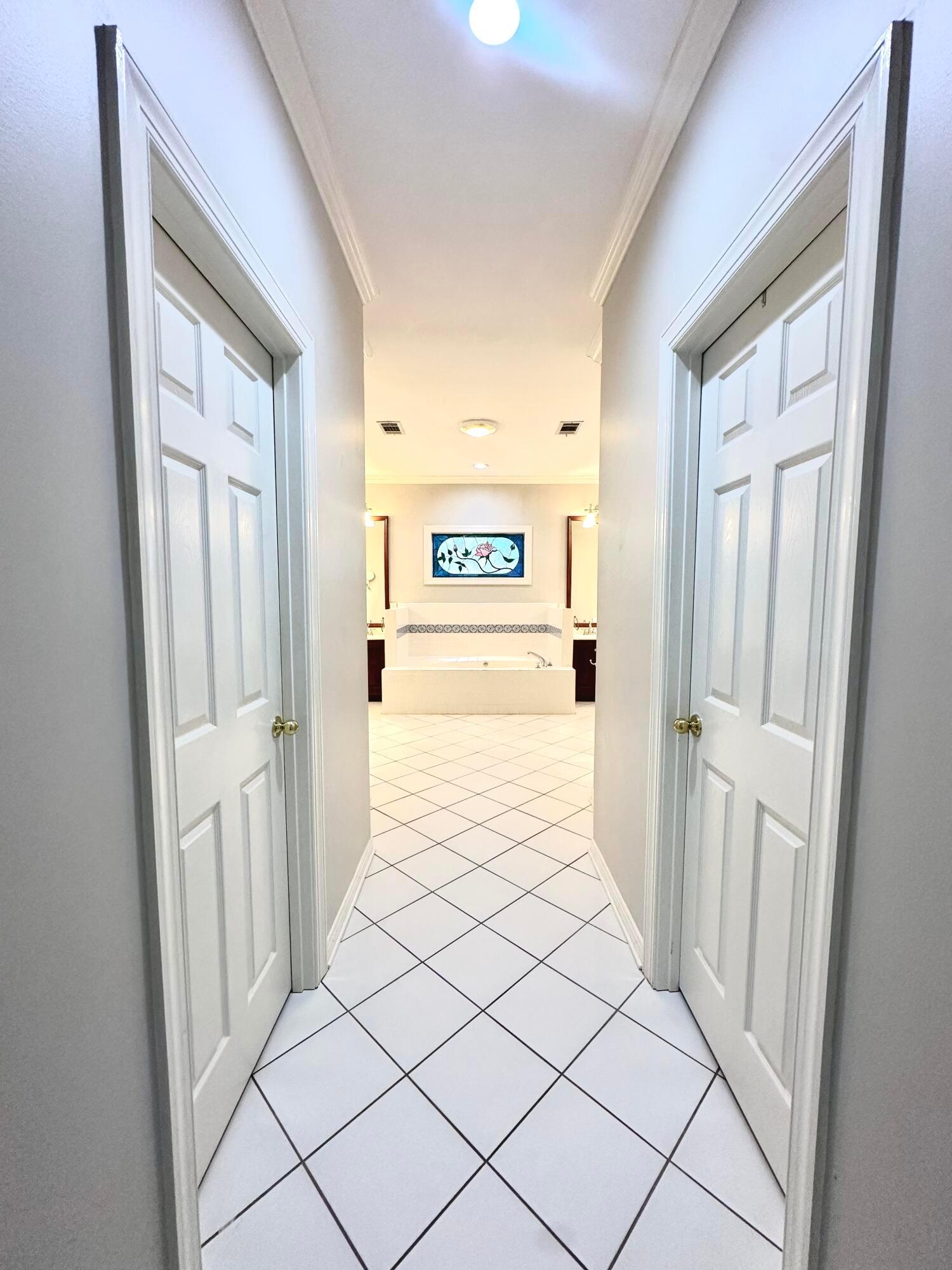 Tupelo, Mississippi, 38804, United States, 4 Bedrooms Bedrooms, ,4 BathroomsBathrooms,Residential,For Sale,1961666