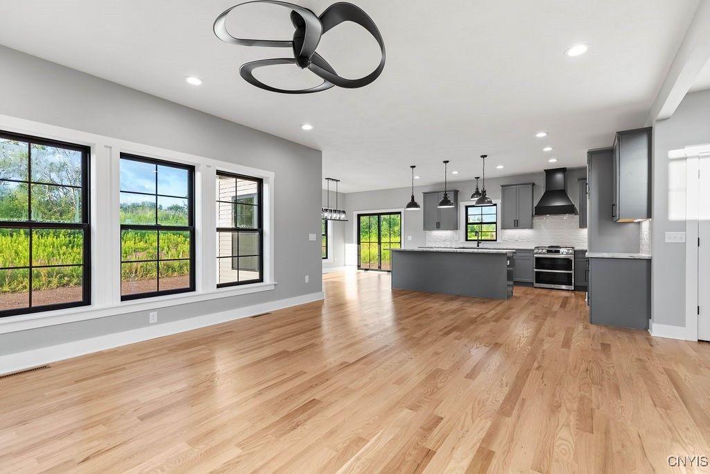 Syracuse, New York, 13215, United States, 3 Bedrooms Bedrooms, ,3 BathroomsBathrooms,Residential,For Sale,1778206