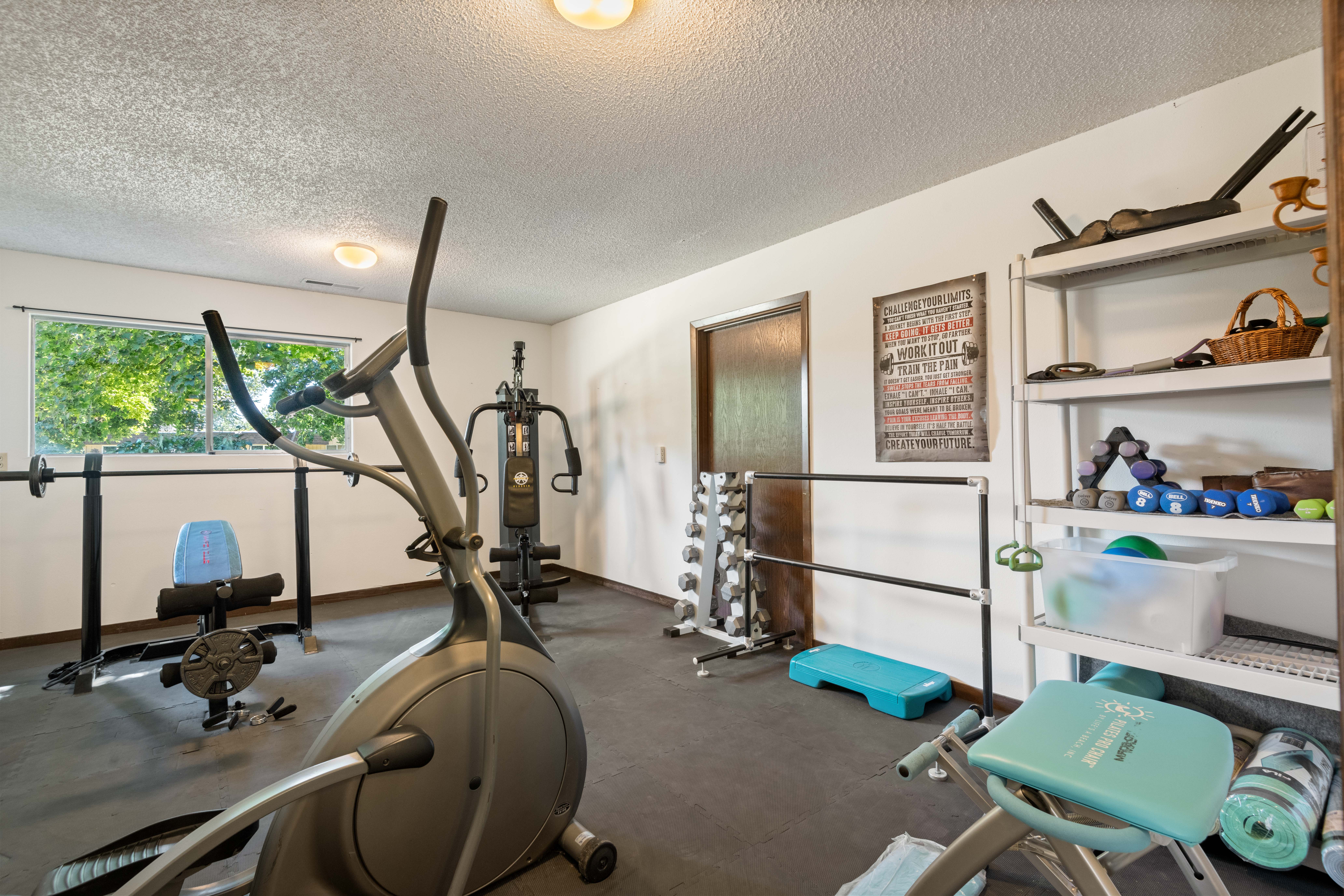  Affordable Ground Level Condo w/ Great Amenities - 物件實景