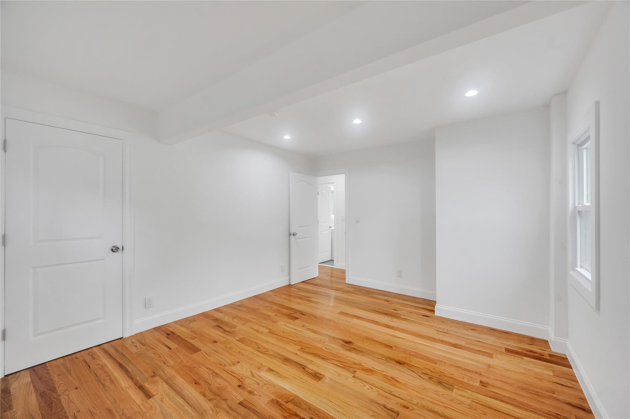 Shirley, New York, 11967, United States, 5 Bedrooms Bedrooms, ,2 BathroomsBathrooms,Residential,For Sale,1965339