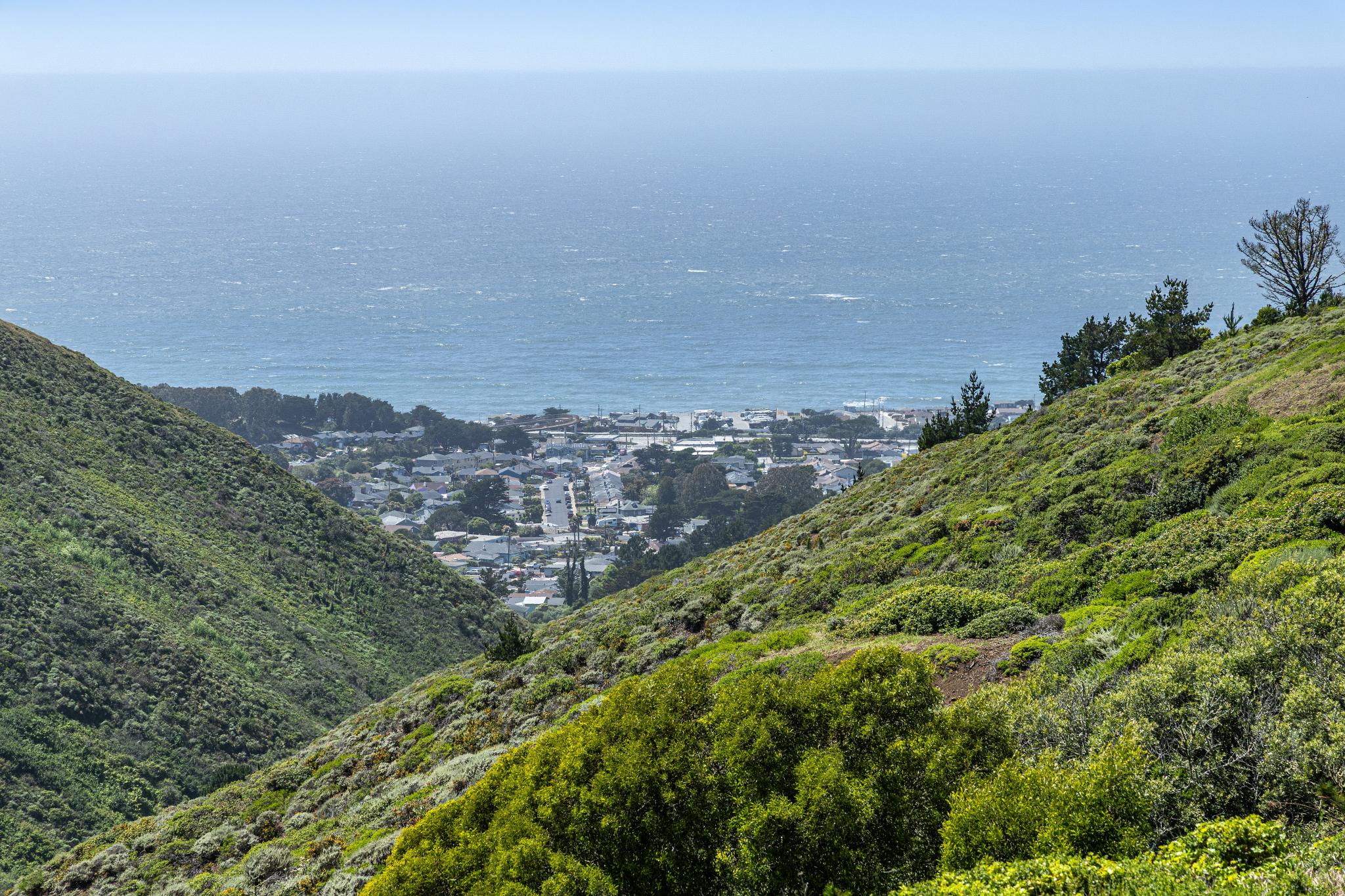  Exceptional Pacifica Retreat with Views - 物件實景