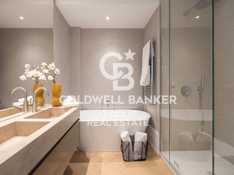 Madrid, Comunidad de Madrid, ES, 4 Bedrooms Bedrooms, ,5 BathroomsBathrooms,Residential,For Sale,1956005