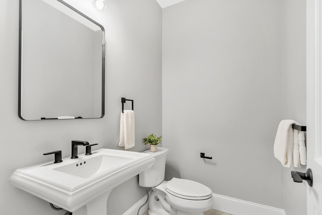 Lexington, Massachusetts, 02420, United States, 6 Bedrooms Bedrooms, ,7 BathroomsBathrooms,Residential,For Sale,1837719