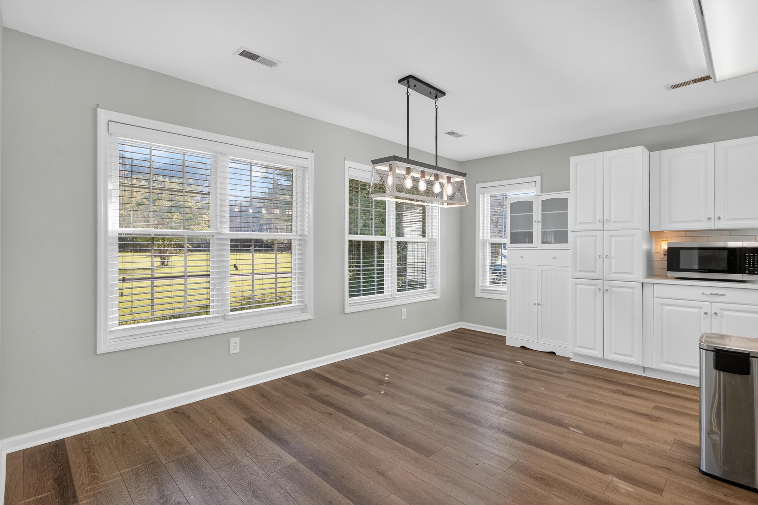 Saint George, South Carolina, 29477, United States, 4 Bedrooms Bedrooms, ,3 BathroomsBathrooms,Residential,For Sale,1939883