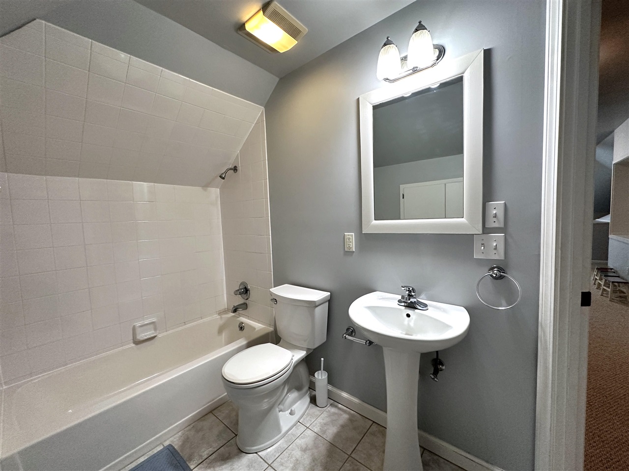 Bowling Green, Kentucky, 42104, United States, 5 Bedrooms Bedrooms, ,3 BathroomsBathrooms,Residential,For Sale,1907465