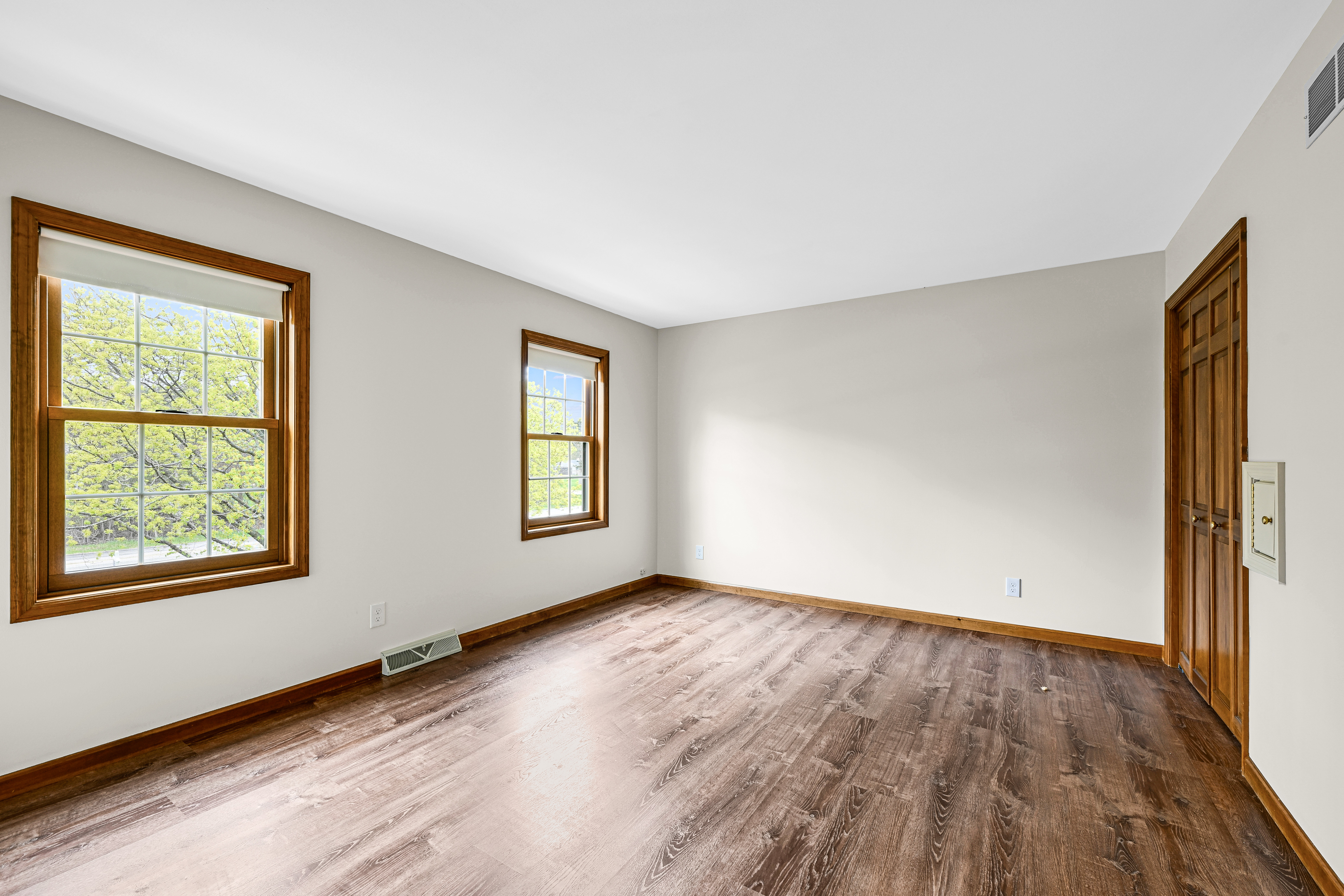  11415 Lake Shore Drive, Mequon, WI 53092 - 物件實景