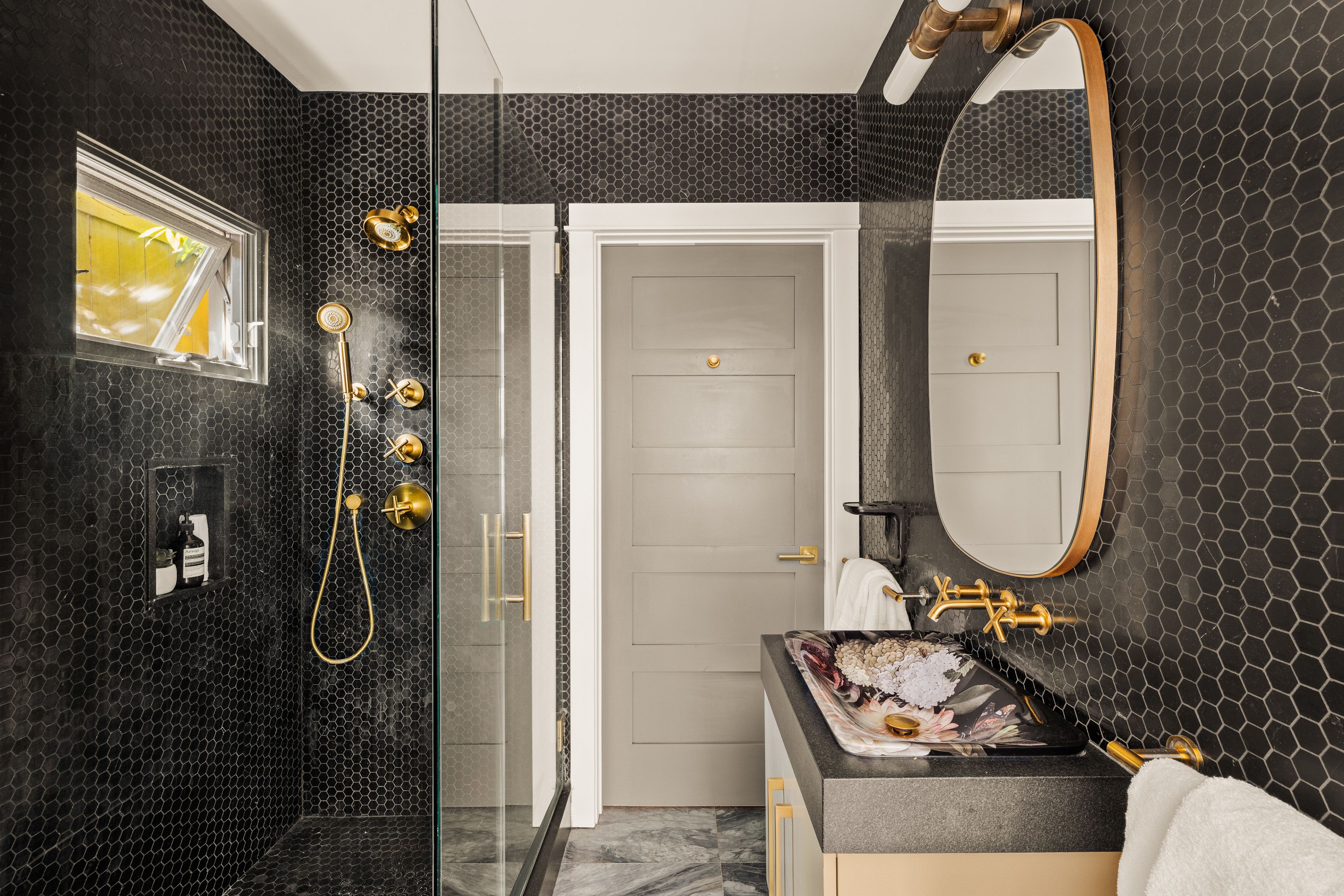  9009 Lloyd Place - 物件實景