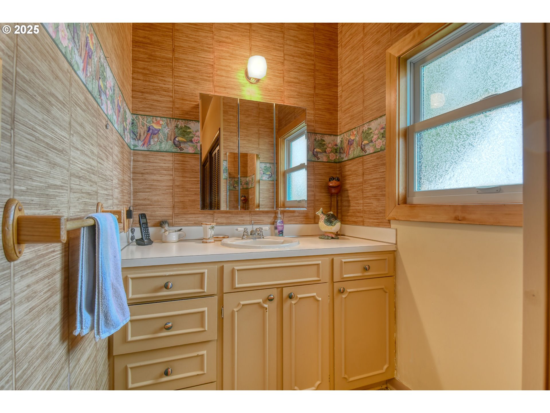 Echo, Oregon, 97826, United States, 3 Bedrooms Bedrooms, ,3 BathroomsBathrooms,Residential,For Sale,1987852