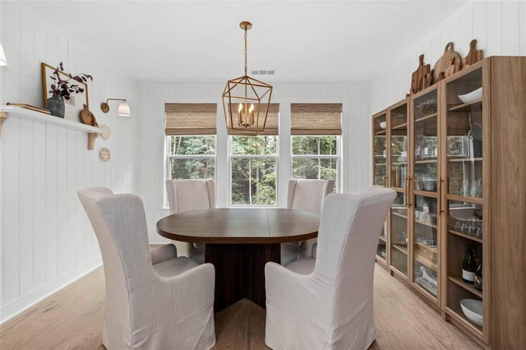 Gainesville, Georgia, 30506, United States, 5 Bedrooms Bedrooms, ,5 BathroomsBathrooms,Residential,For Sale,1846950