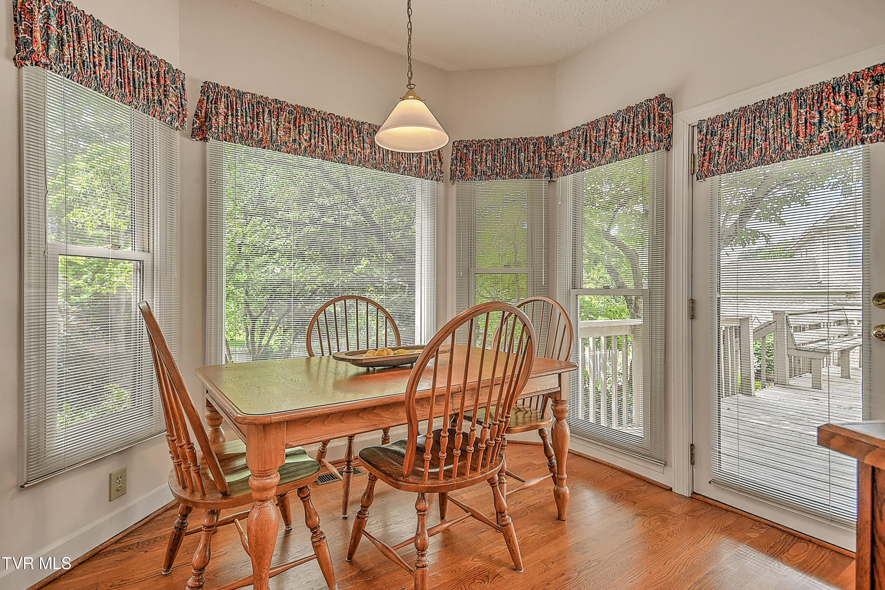 Johnson City, Tennessee, 37604, United States, 4 Bedrooms Bedrooms, ,3 BathroomsBathrooms,Residential,For Sale,1870775