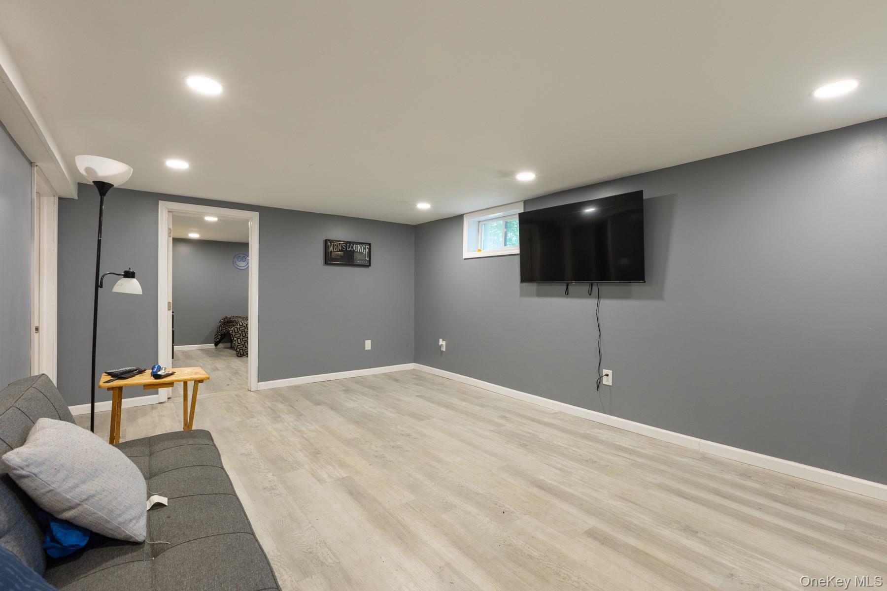 Smithtown, New York, 11787, United States, 4 Bedrooms Bedrooms, ,3 BathroomsBathrooms,Residential,For Sale,1907417