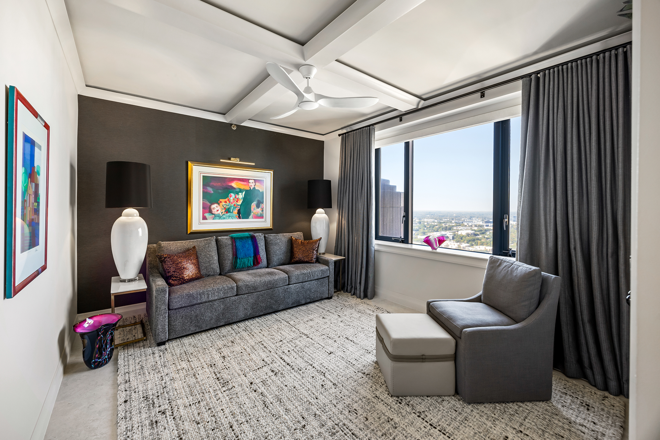  Sophisticated, Highly Customized Home in the Sky - 物件實景