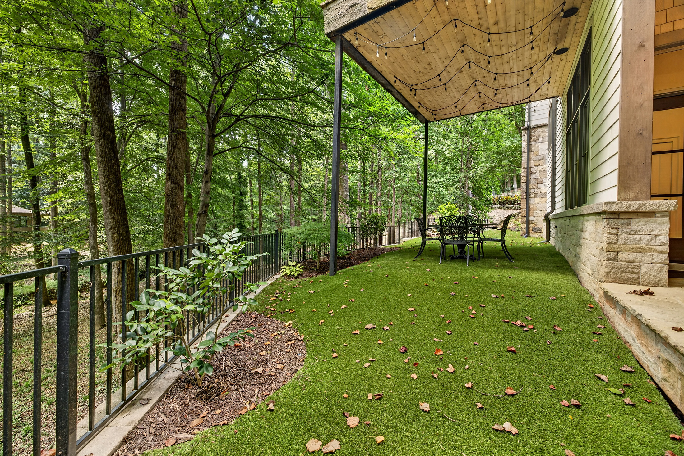  Exceptional Custom Residence Nestled on Private Wooded Lot in Chastain Park - 物件實景