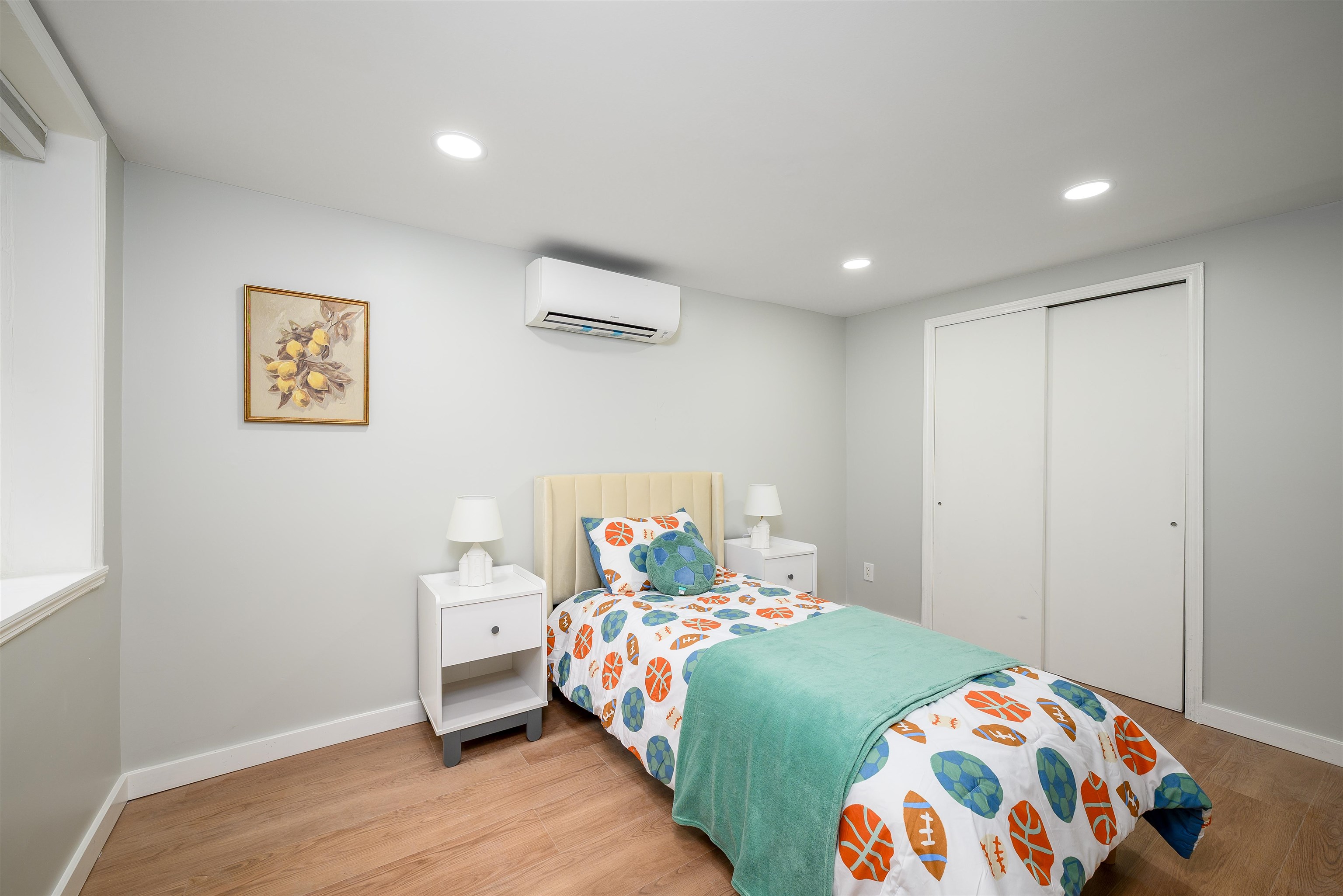 Jersey City, New Jersey, 07307, United States, 3 Bedrooms Bedrooms, ,2 BathroomsBathrooms,Residential,For Sale,1996189