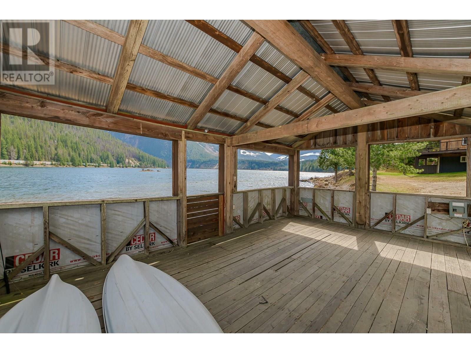 MALAKWA, British Columbia, V0E 2S0, CA, 4 Bedrooms Bedrooms, ,2 BathroomsBathrooms,Residential,For Sale,1837391