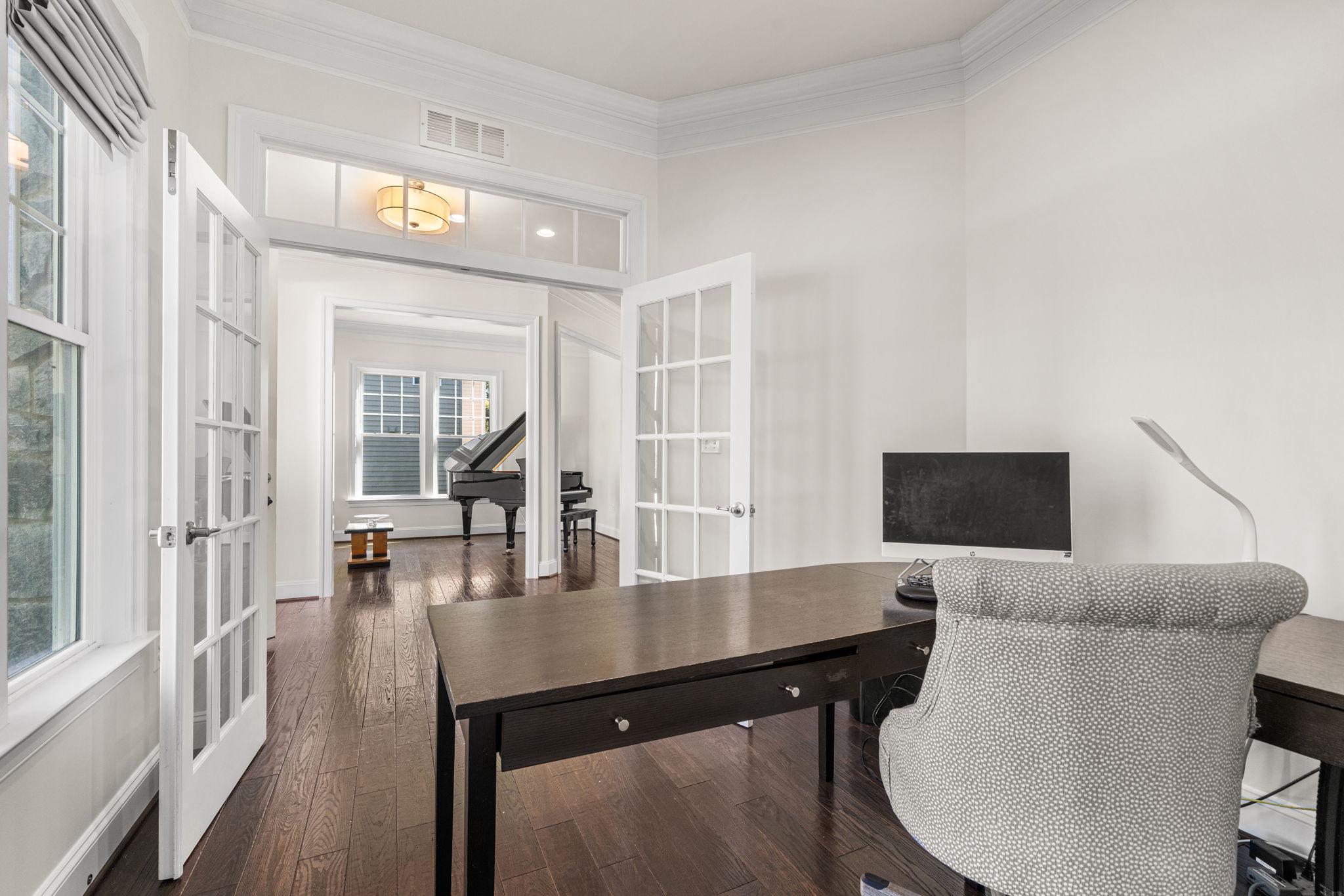  1385 Bishop Crest Court, Alexandria, VA, 22308 - 物件實景