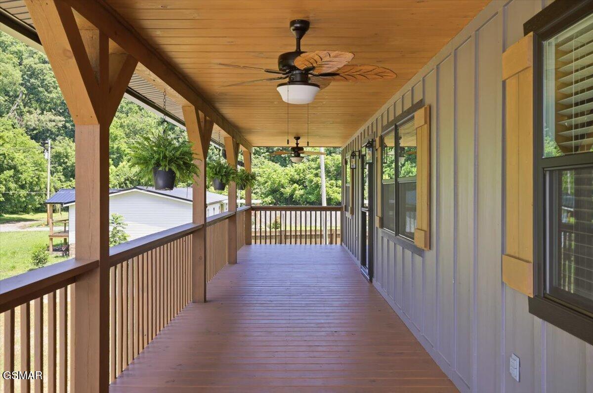 Newport, Tennessee, 37821, United States, 2 Bedrooms Bedrooms, ,2 BathroomsBathrooms,Residential,For Sale,2031504