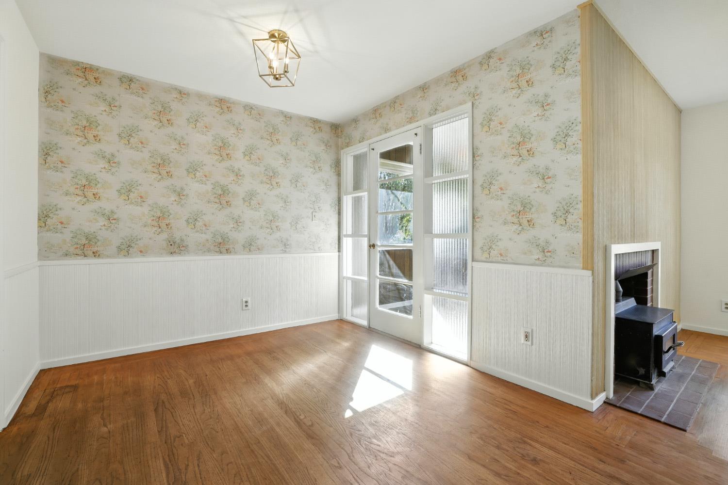 Sacramento, California, 95864, United States, 3 Bedrooms Bedrooms, ,2 BathroomsBathrooms,Residential,For Sale,1926285