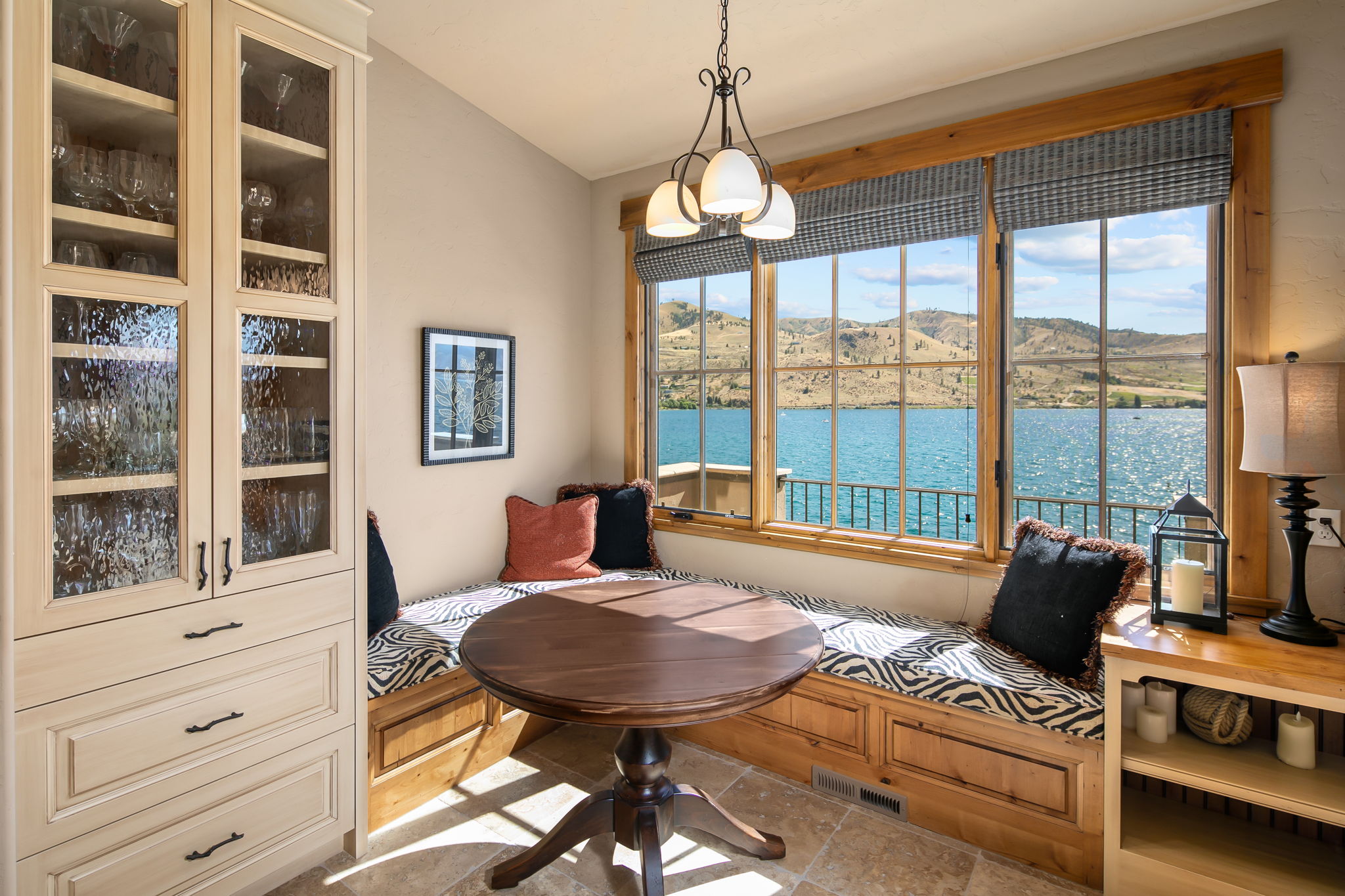  Waterfront Tuscan Estate - 物件實景