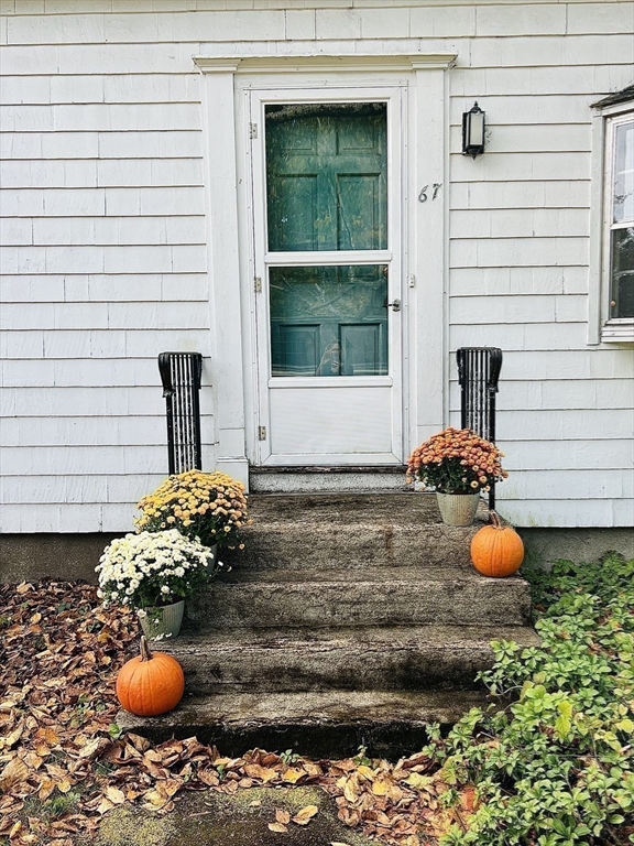 Framingham, Massachusetts, 01702, United States, 4 Bedrooms Bedrooms, ,2 BathroomsBathrooms,Residential,For Sale,1967080