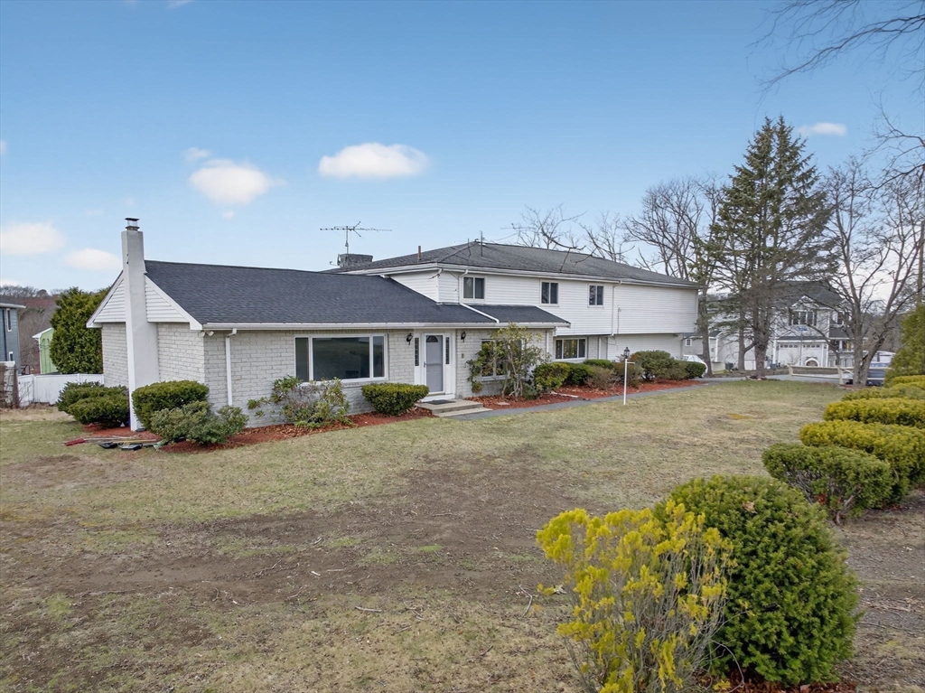 Framingham, Massachusetts, 01702, United States, 5 Bedrooms Bedrooms, ,5 BathroomsBathrooms,Residential,For Sale,2035320