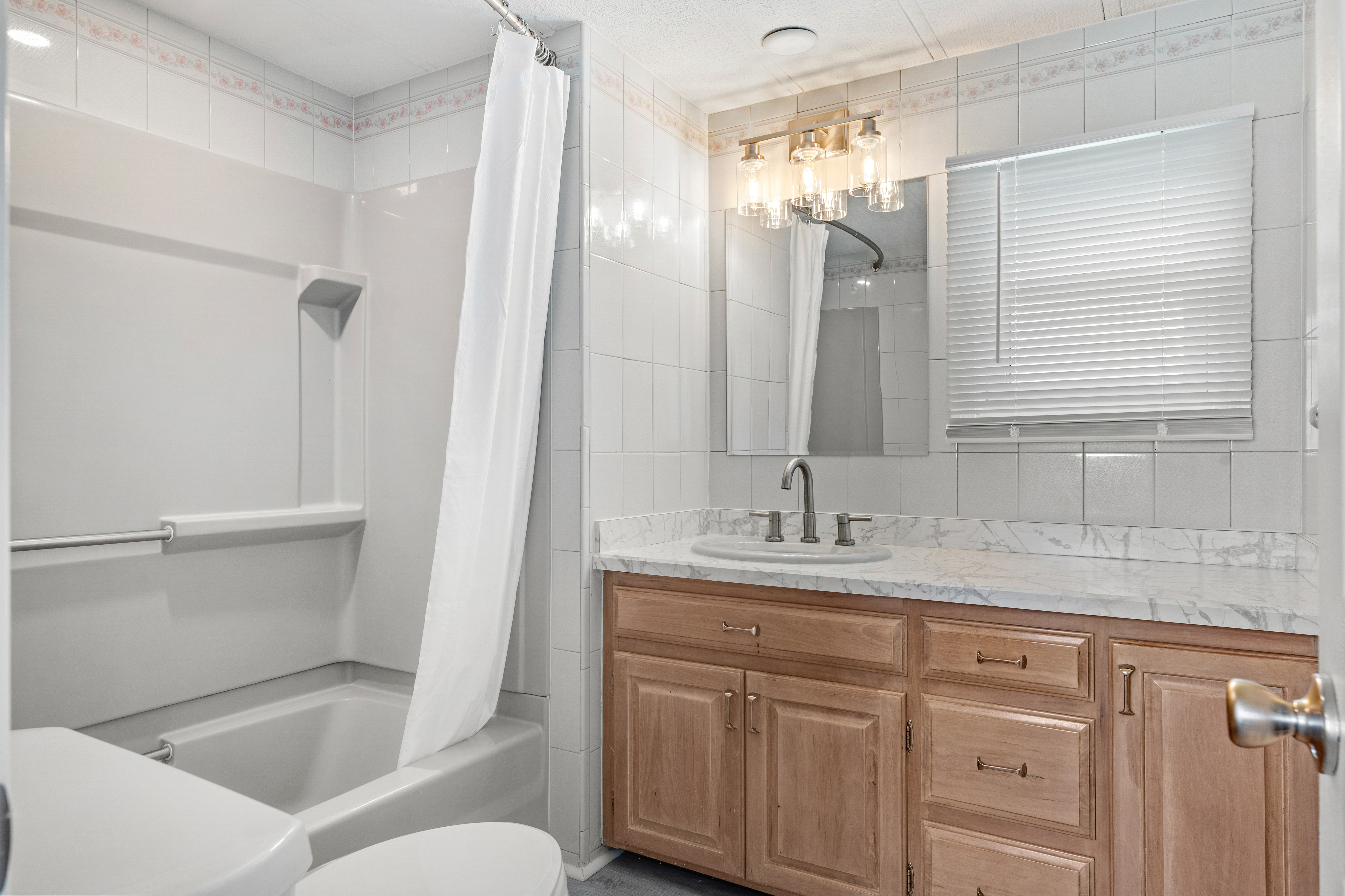  46 Louie Lane, Raynham, MA, 02767 - 物件實景