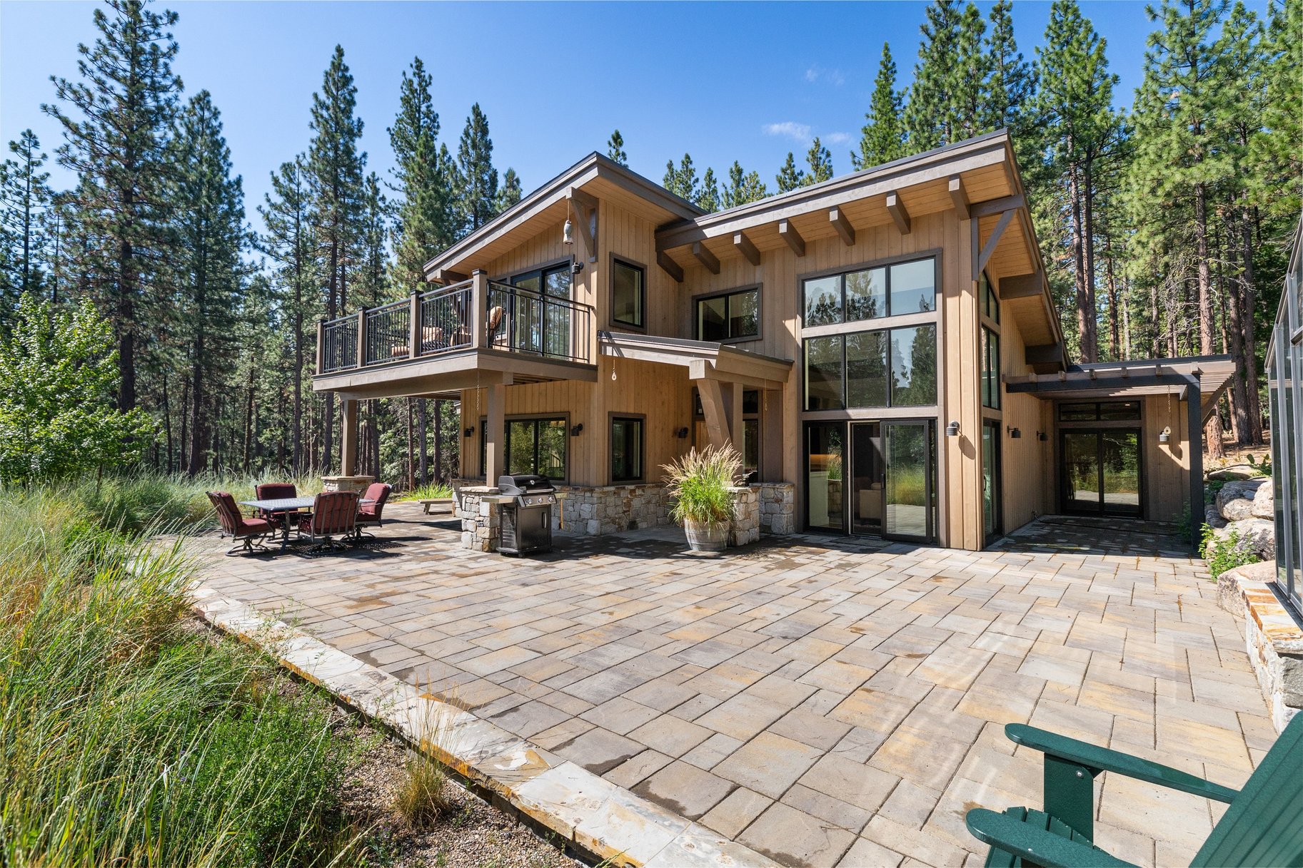  20 Private Acres. One Epic Location. - 物件實景