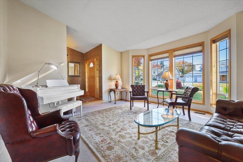 Spokane, Washington, 99223, United States, 5 Bedrooms Bedrooms, ,4 BathroomsBathrooms,Residential,For Sale,1988126