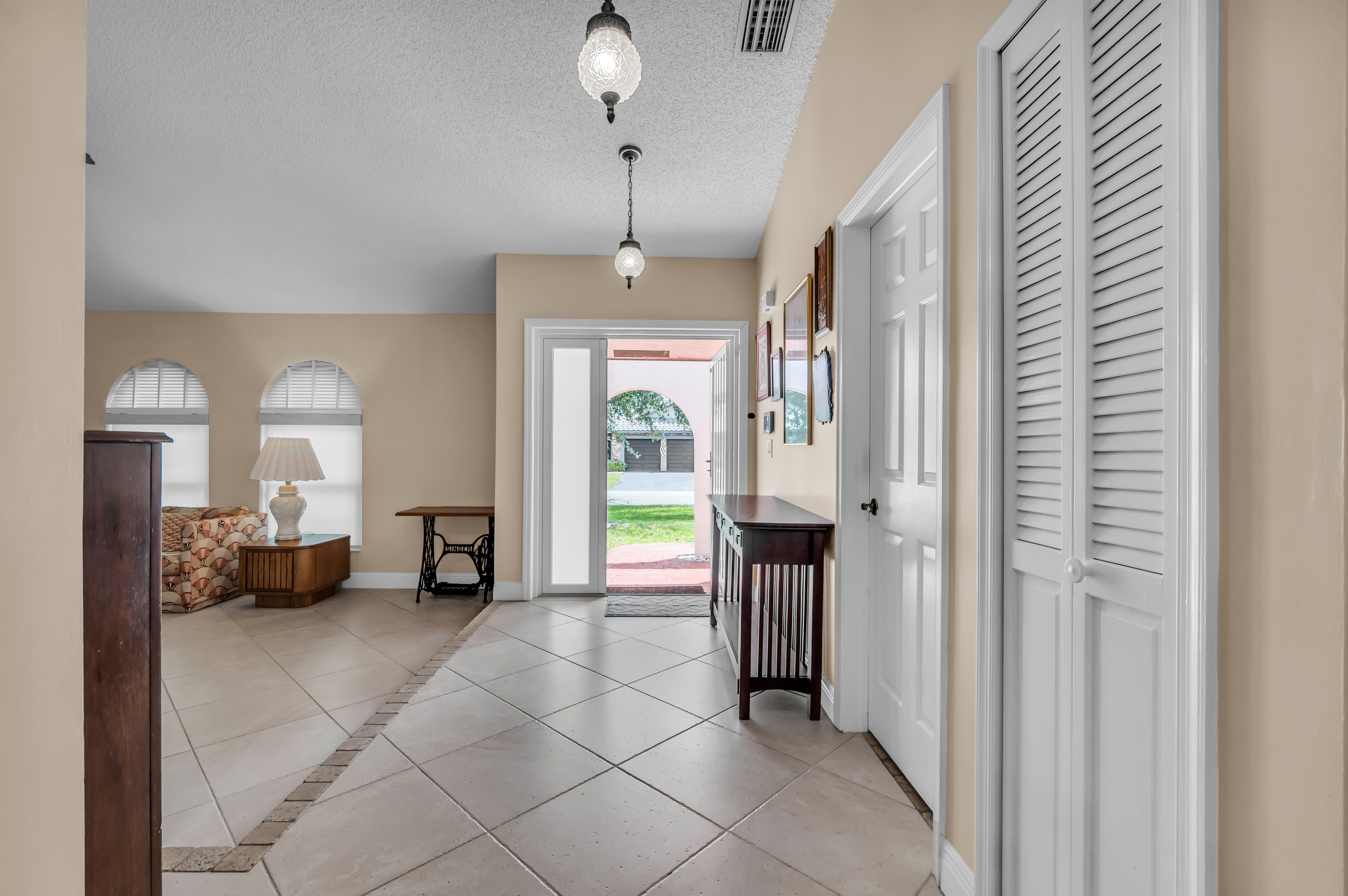  895 NW 110th Lane, Coral Springs, FL, 33071 - 物件實景