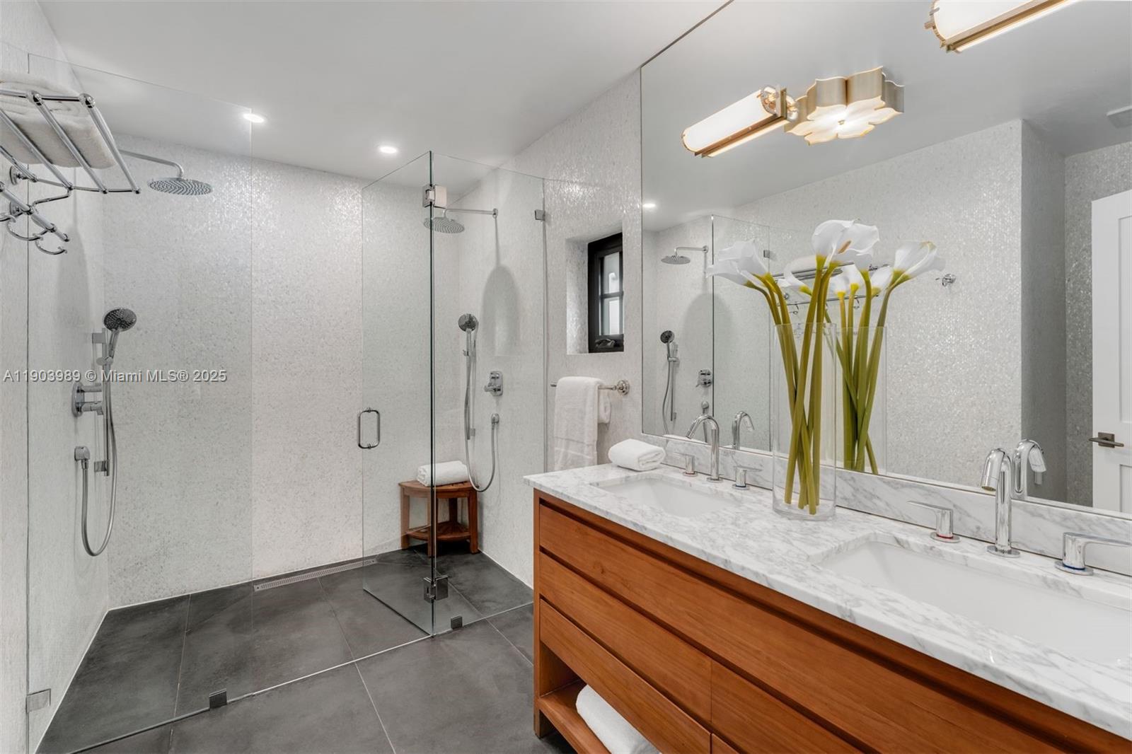 Miami, Florida, 33133, United States, 4 Bedrooms Bedrooms, ,4 BathroomsBathrooms,Residential,For Sale,1994677