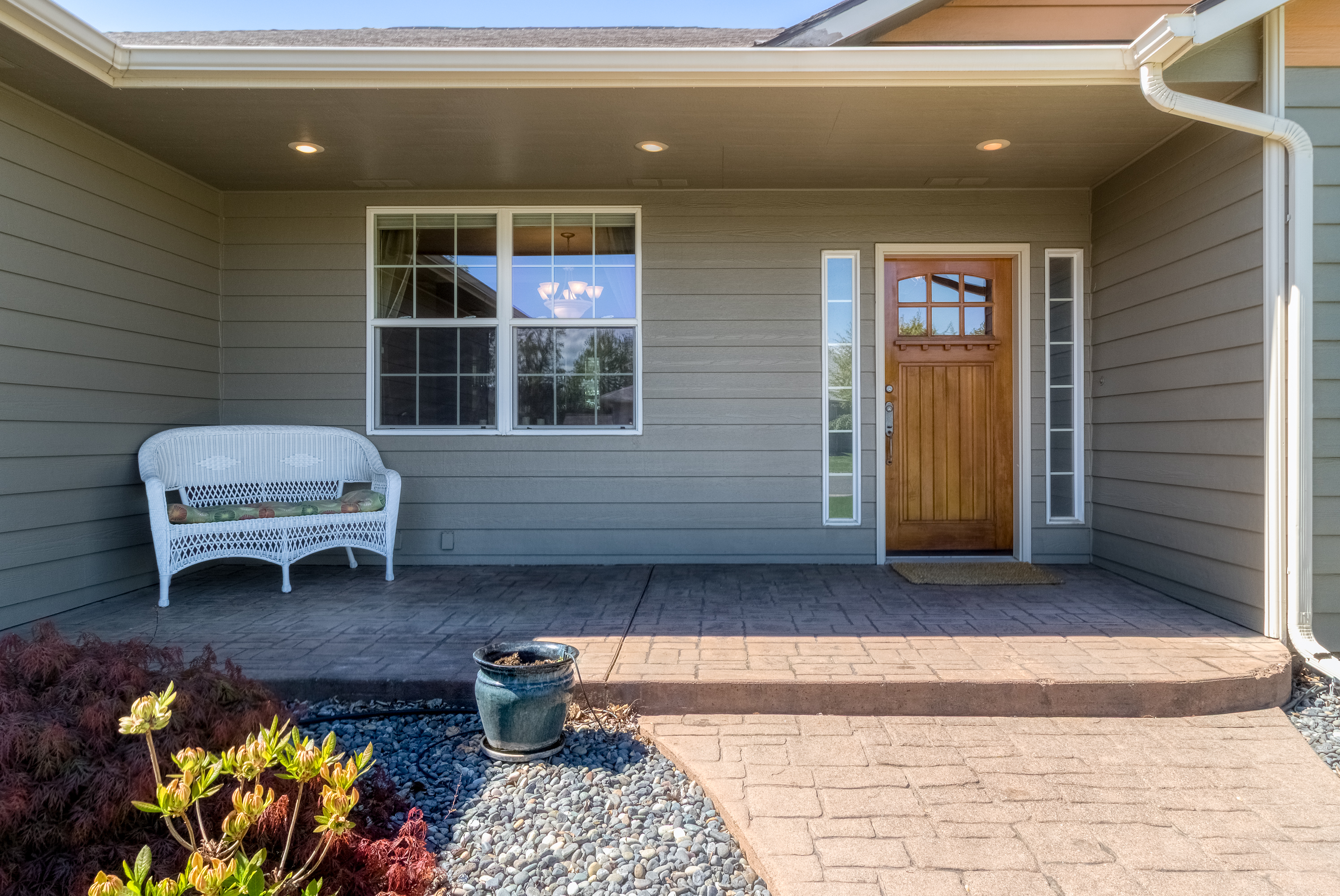  One Level Home in Desirable Neighborhood, Oversized Lot - 物件實景