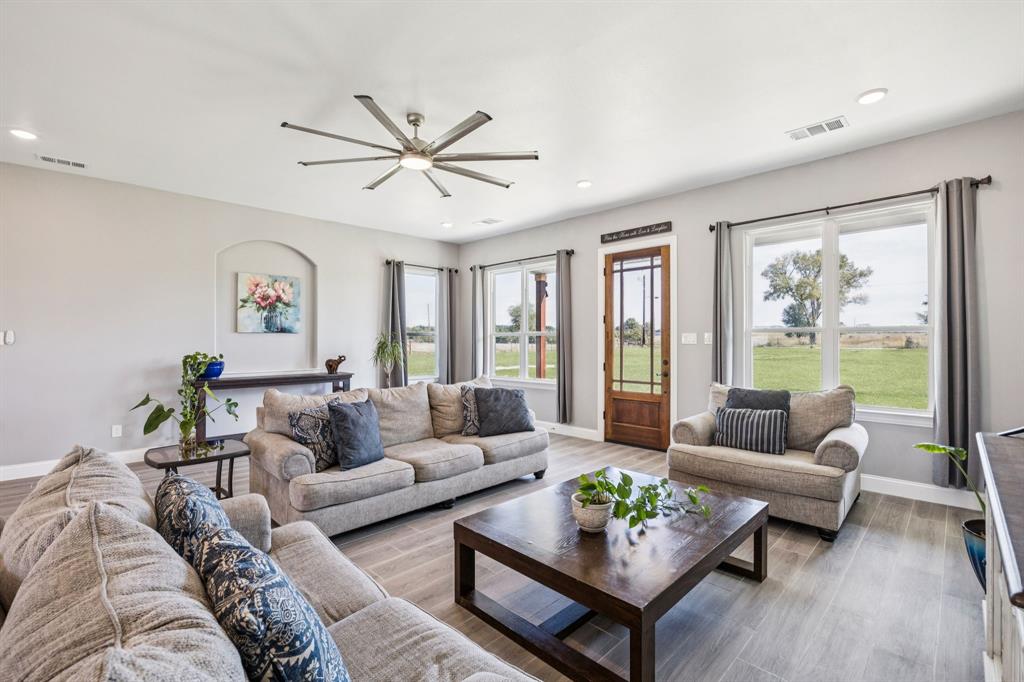 Edgewood, Texas, 75169, United States, 3 Bedrooms Bedrooms, ,3 BathroomsBathrooms,Residential,For Sale,1994532