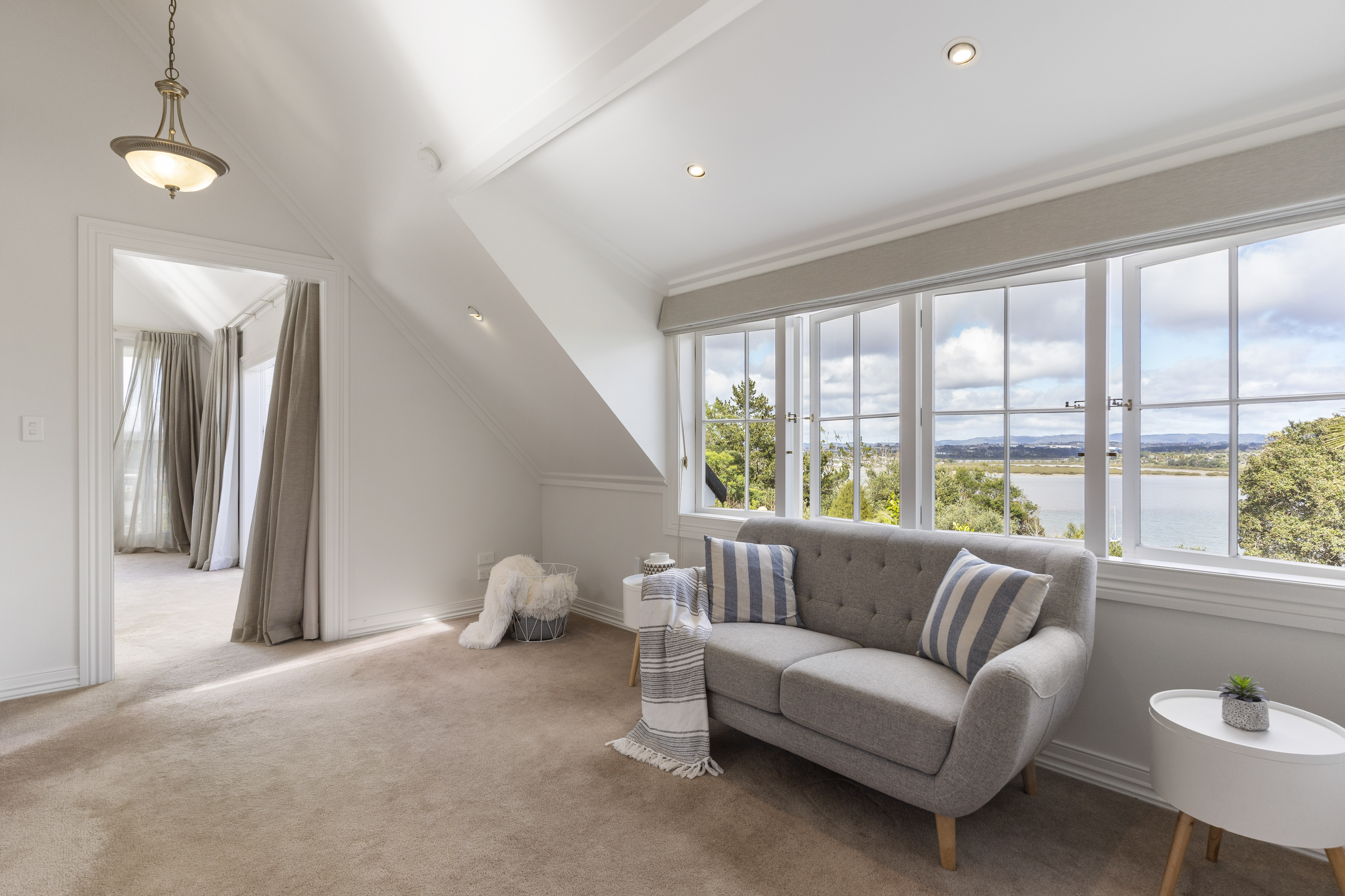  136 Attwood Road, Paremoremo - 物件實景