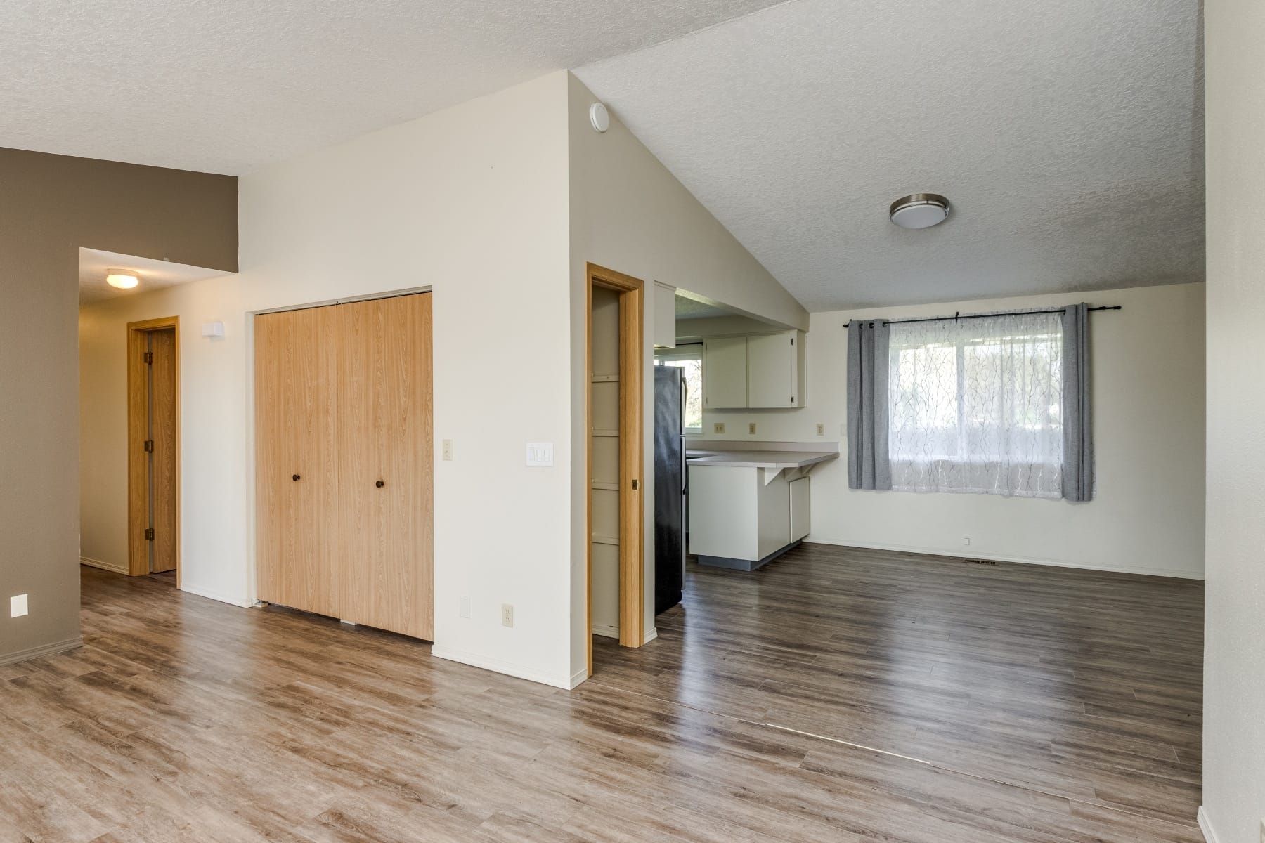  19330 NW GILLIHAN RD Portland, OR 97231 - 物件實景