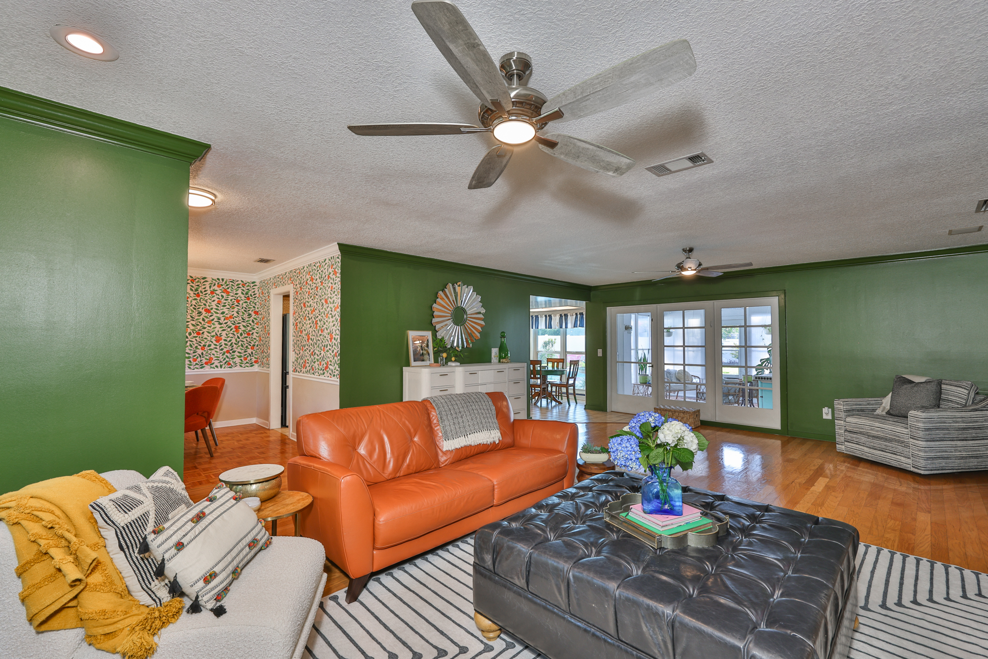 Tampa, Florida, 33613, United States, 3 Bedrooms Bedrooms, ,2 BathroomsBathrooms,Residential,For Sale,1981036