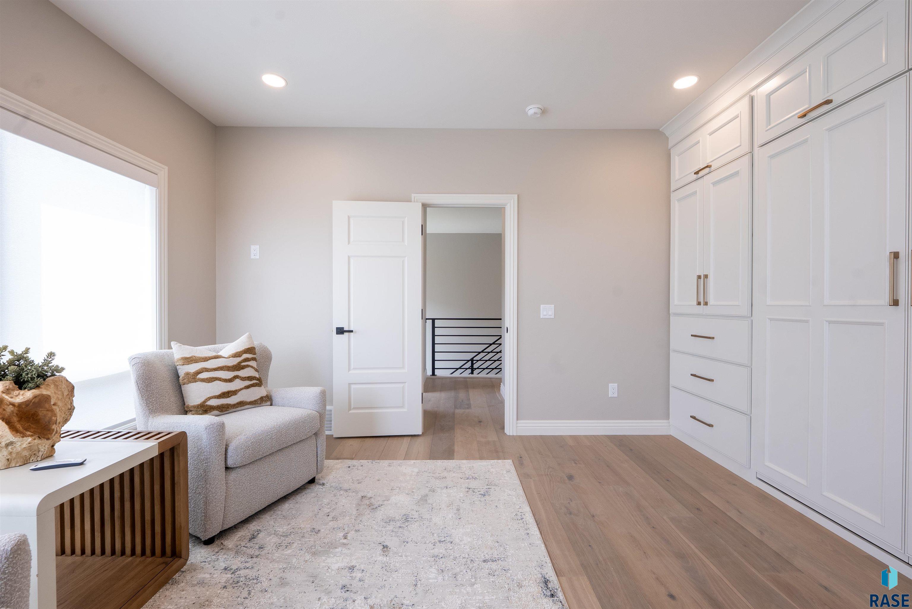 Sioux Falls, South Dakota, 57106, United States, ,Residential,For Sale,1986219