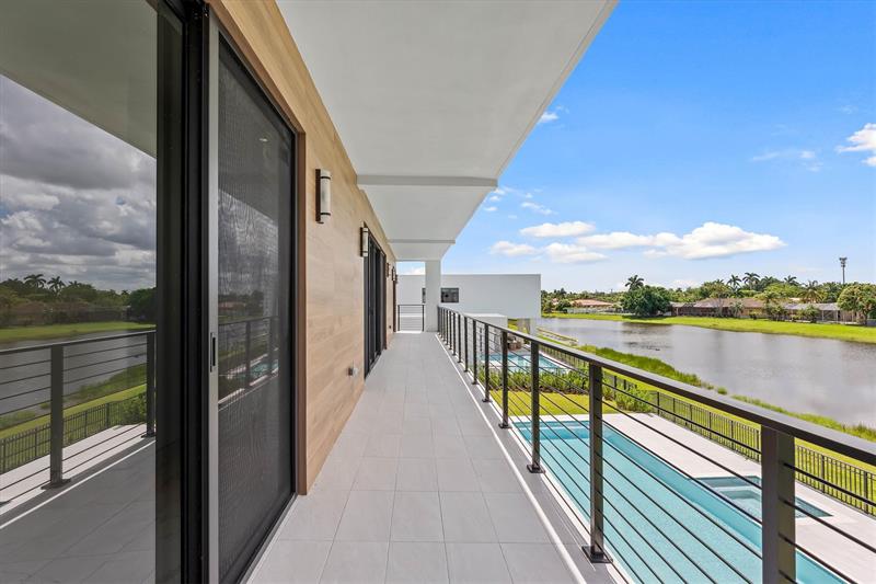 Weston, Florida, 33326, United States, 5 Bedrooms Bedrooms, ,10 BathroomsBathrooms,Residential,For Sale,1925286