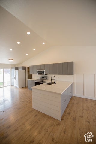 Provo, Utah, 84601, United States, 5 Bedrooms Bedrooms, ,3 BathroomsBathrooms,Residential,For Sale,1975017