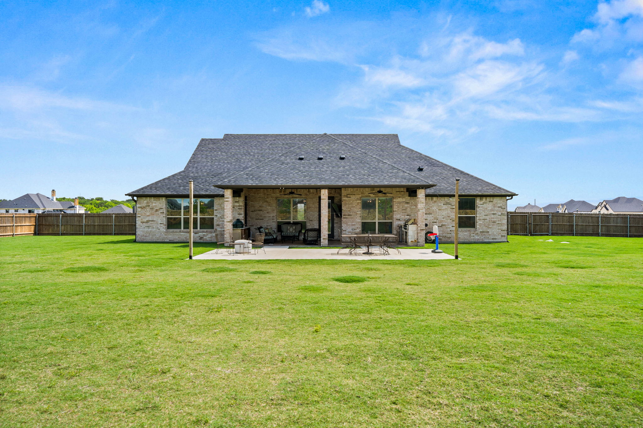  South Temple Home  Modern Comfort, Energy Efficent, All On .76/Acres - 物件實景