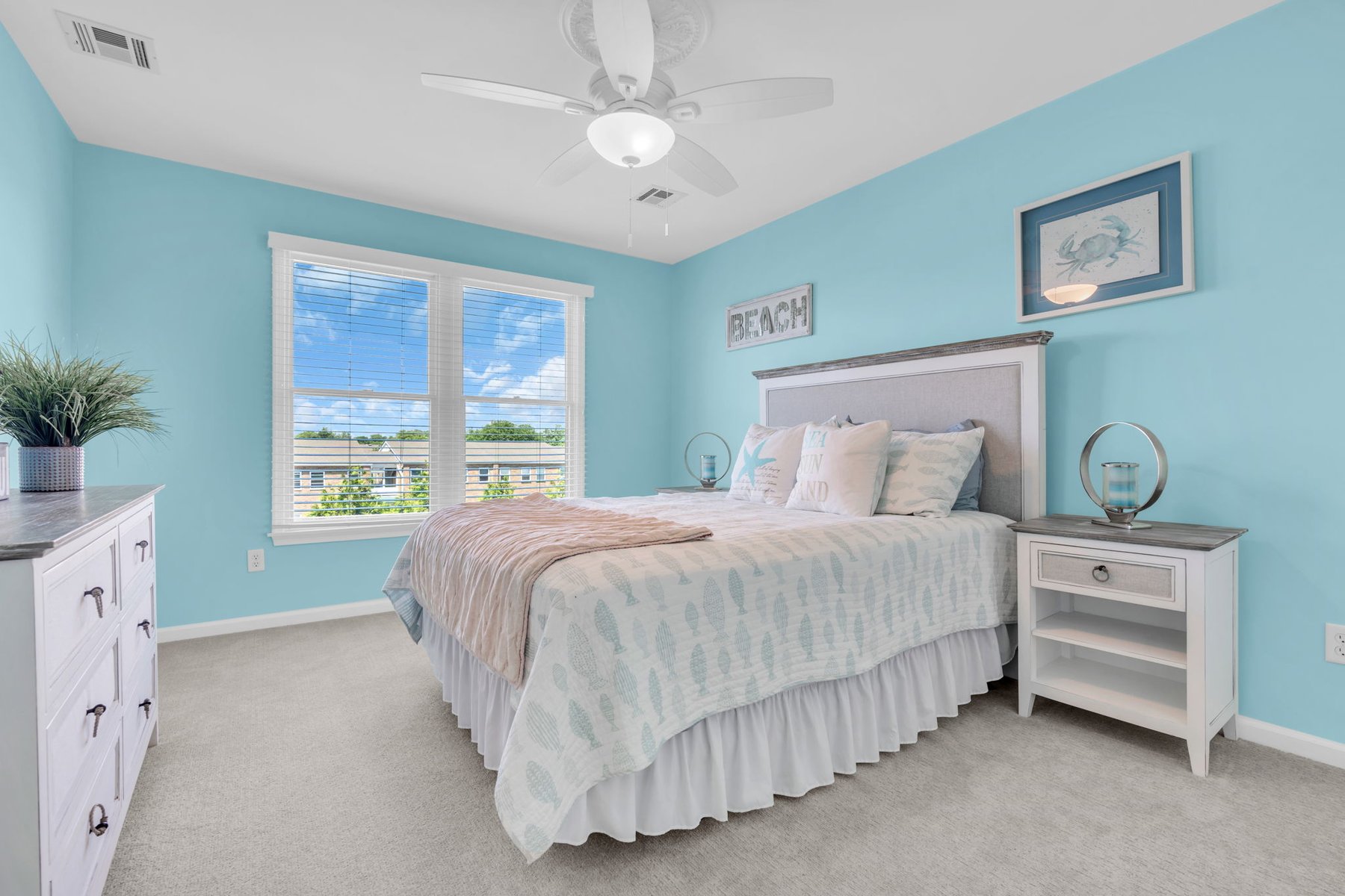  Rare End-Unit Coastal Townhome - 物件實景
